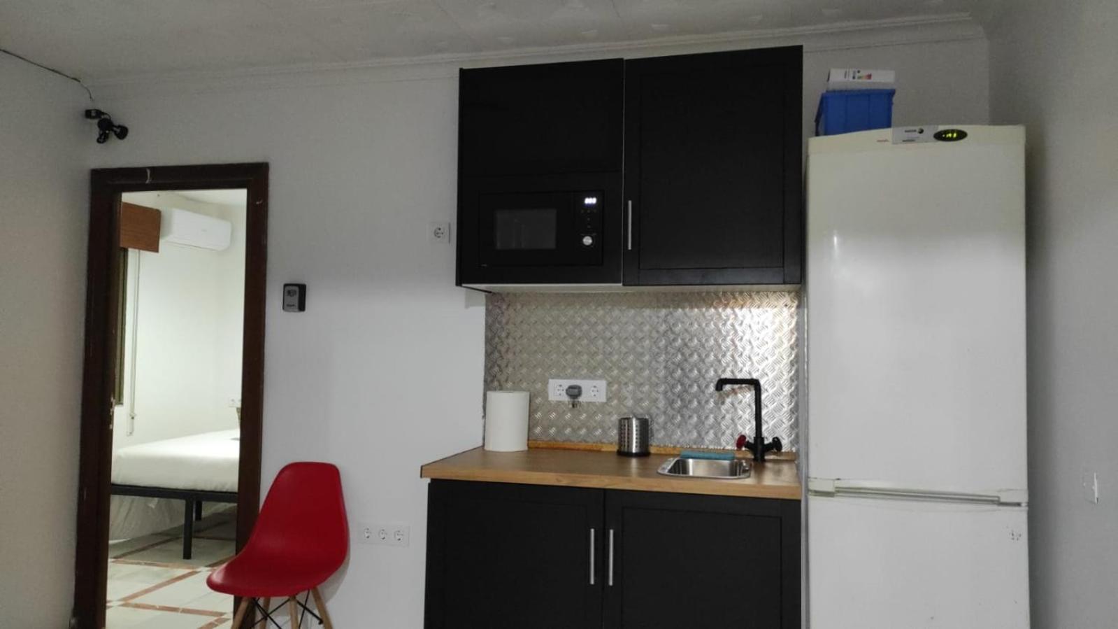 Double Room with Shared Bathroom photo 3
