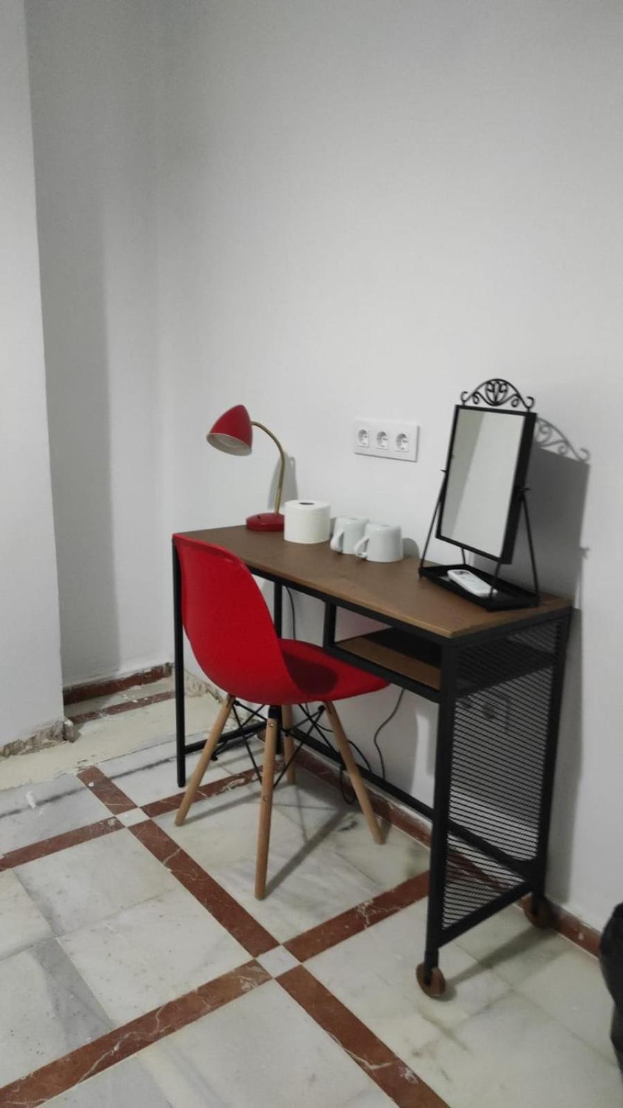 Double Room with Shared Bathroom photo 3