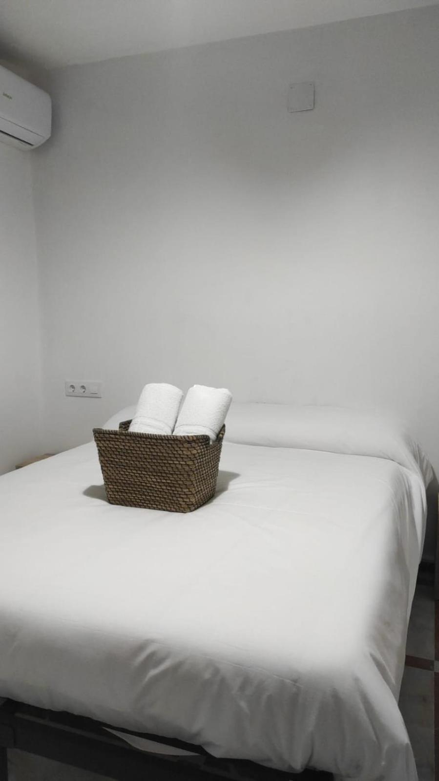 Double Room with Shared Bathroom photo 2