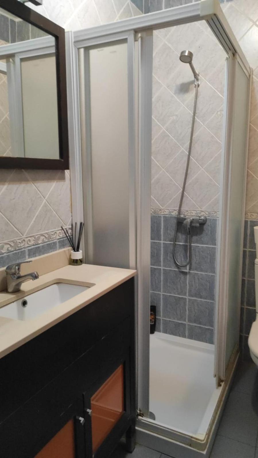 Double Room with Shared Bathroom photo 2
