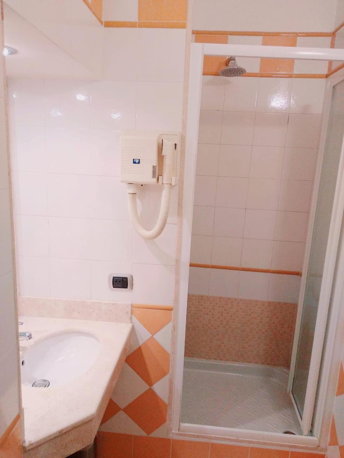 Large Double or Twin Room photo 2