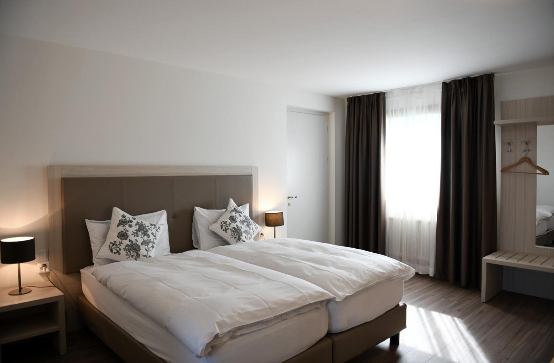 Double Room - Photo 6