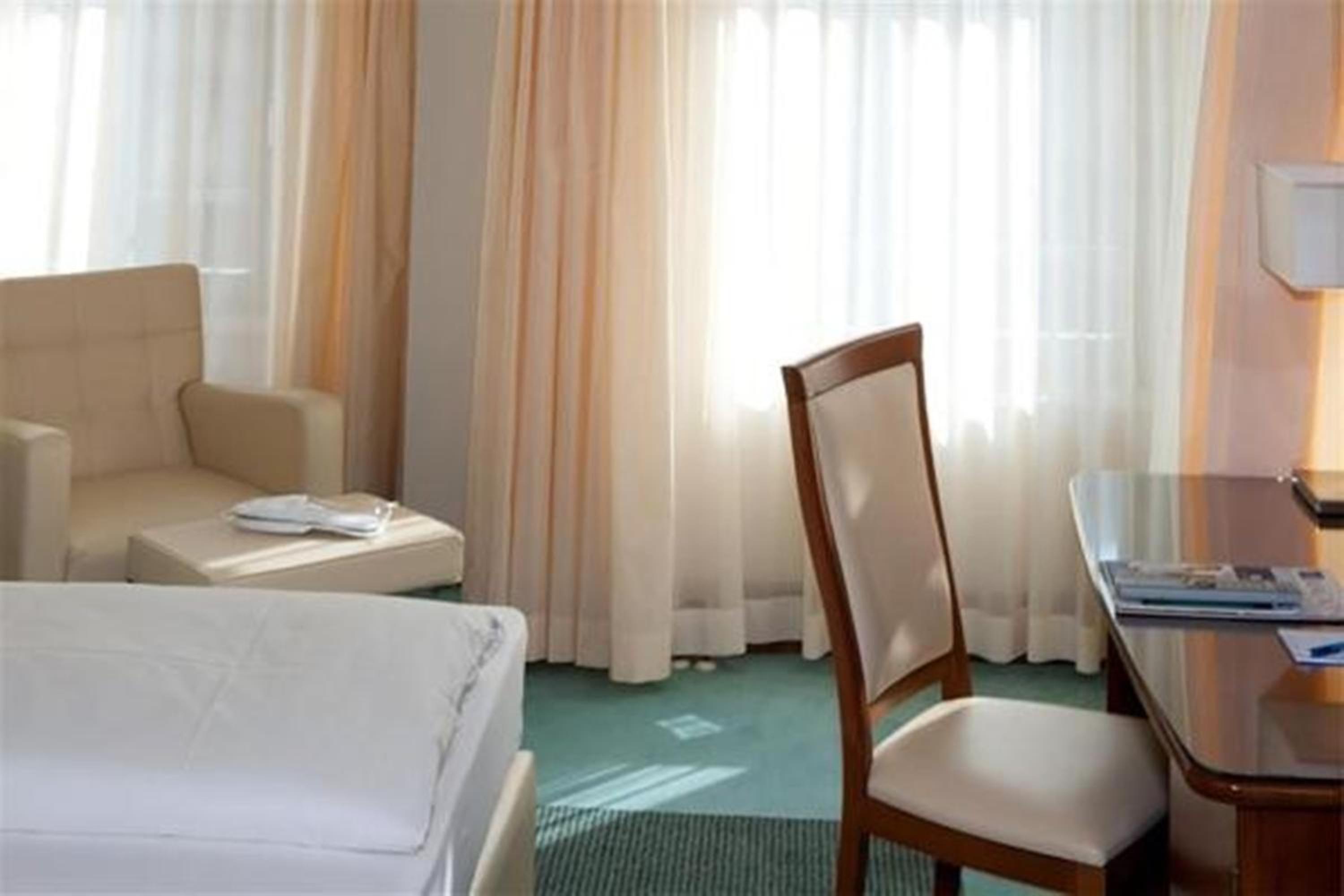 Standard Double Room photo 2