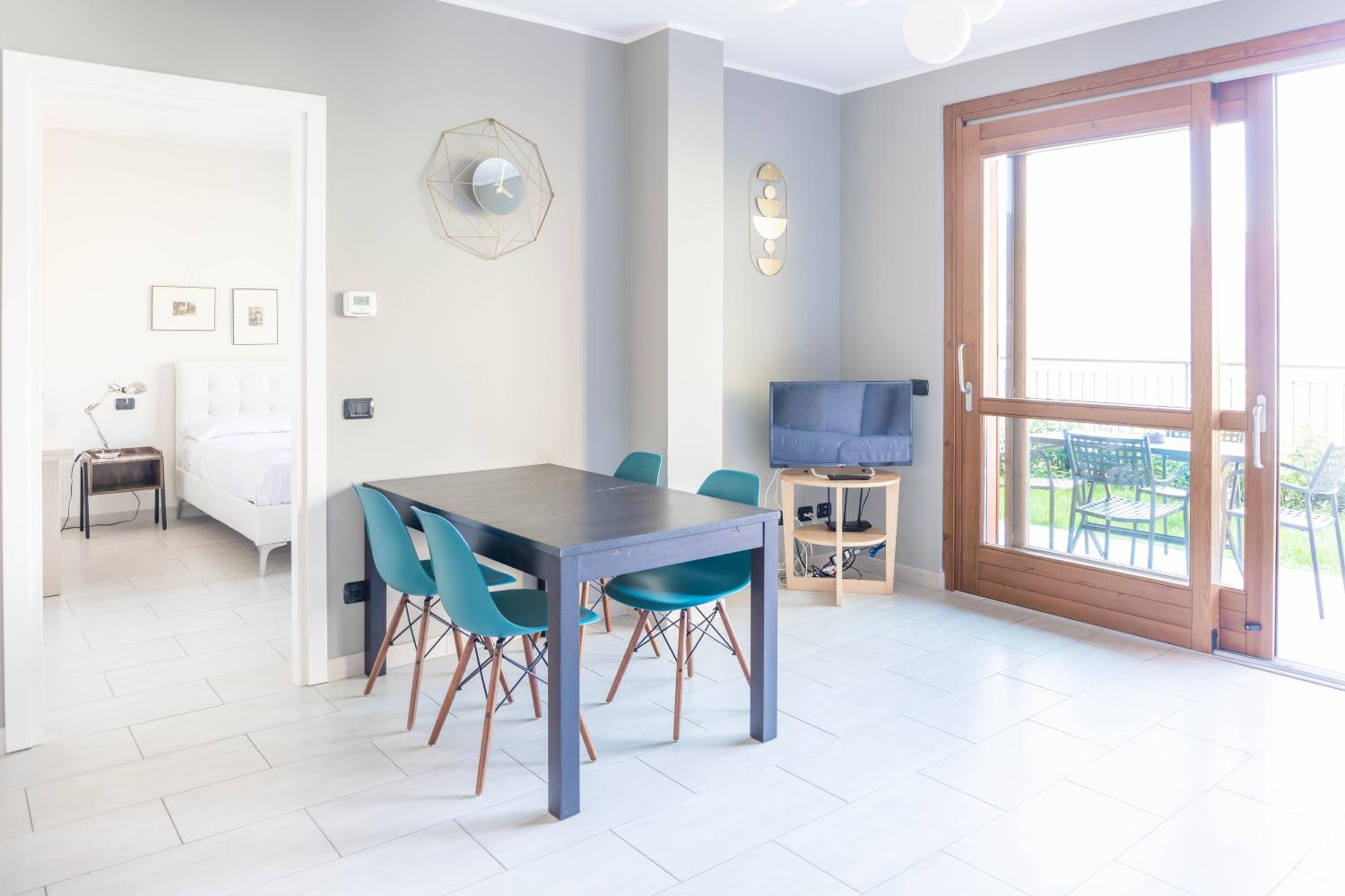 Apartment with Lake View photo 3