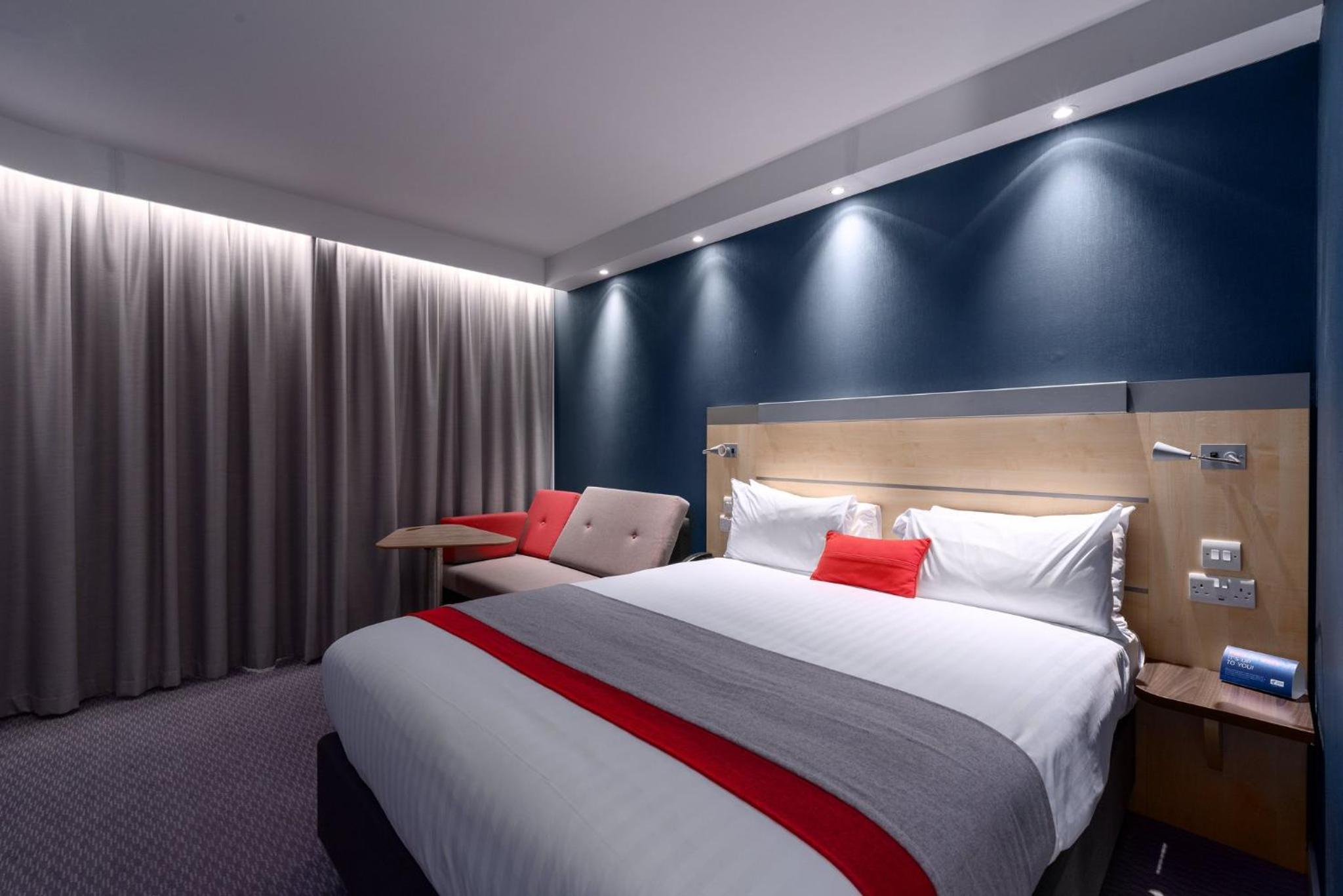 Standard Double Room with Free Hot Breakfast - Photo 4