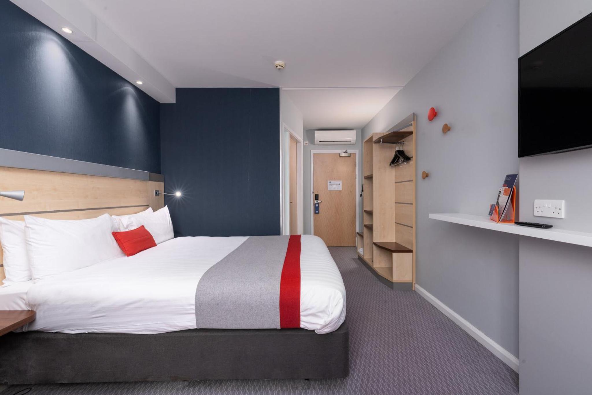 Standard Double Room with Free Hot Breakfast photo 3