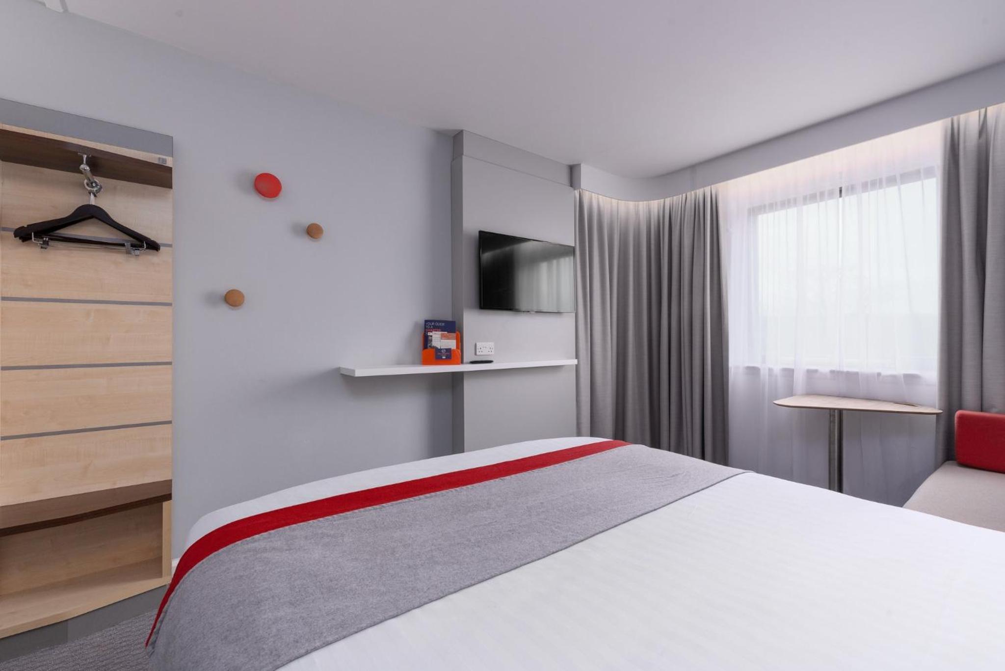 Standard Double Room with Free Hot Breakfast - Photo 6