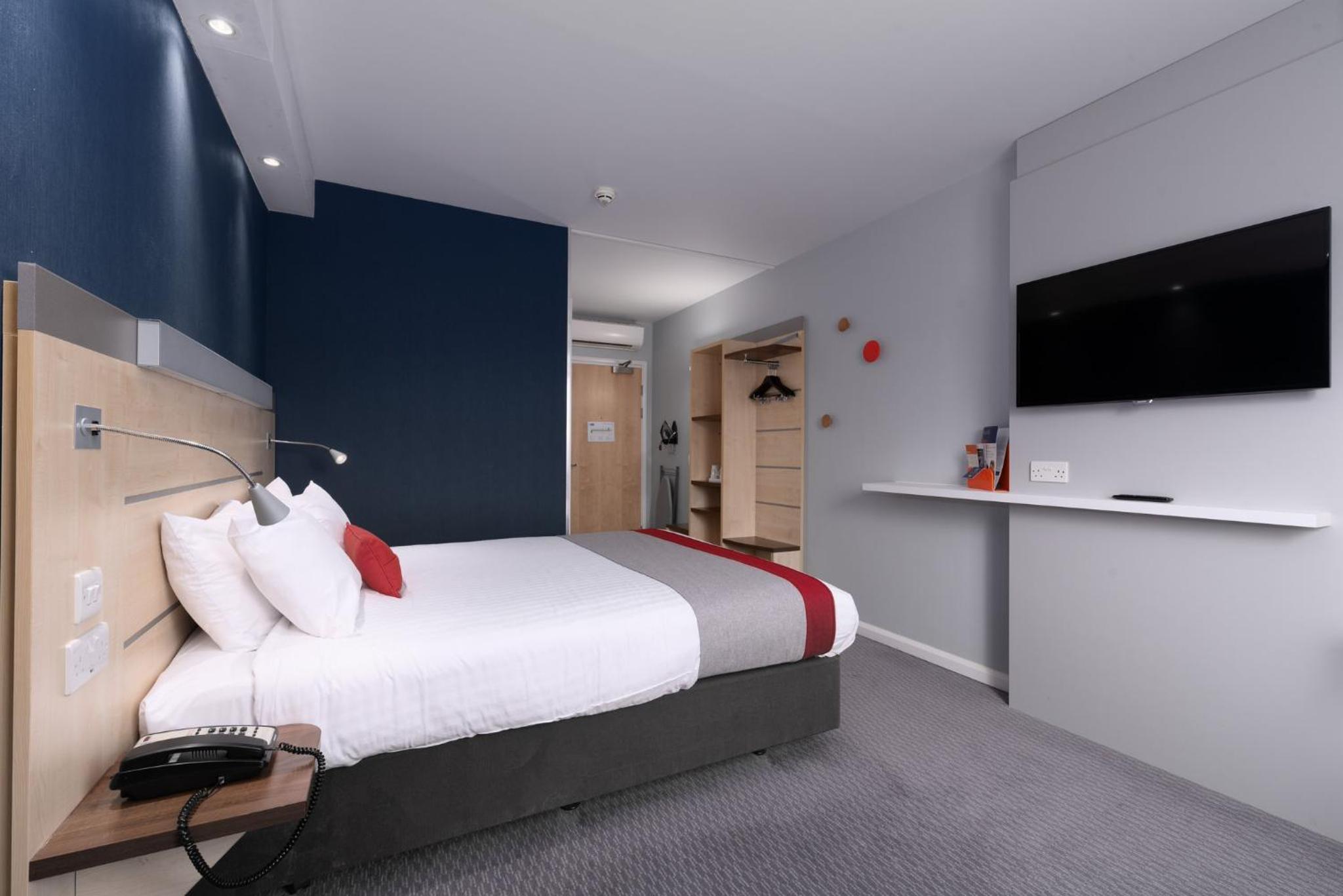 Standard Double Room with Free Hot Breakfast photo 2