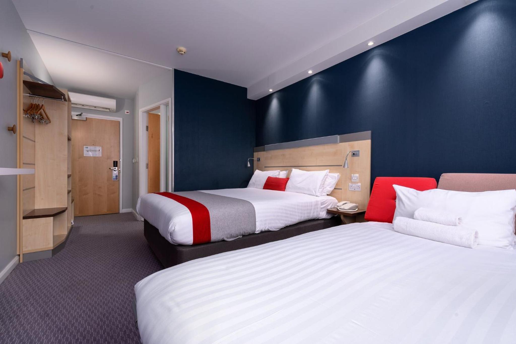 Standard Double Room with Free Hot Breakfast - Photo 2