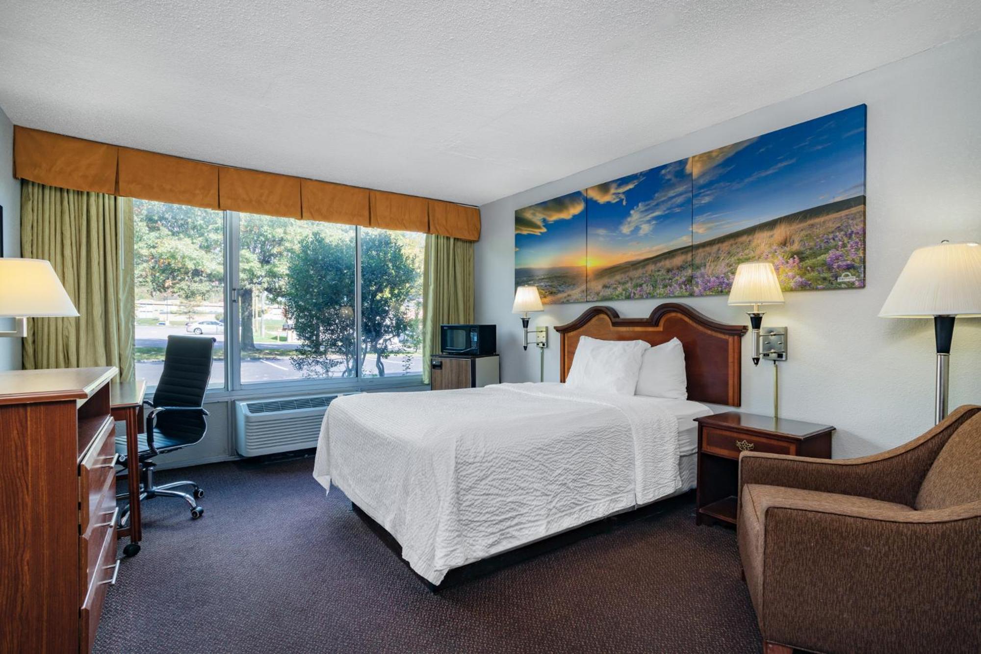 Room with Two Double Beds - Smoking photo 3