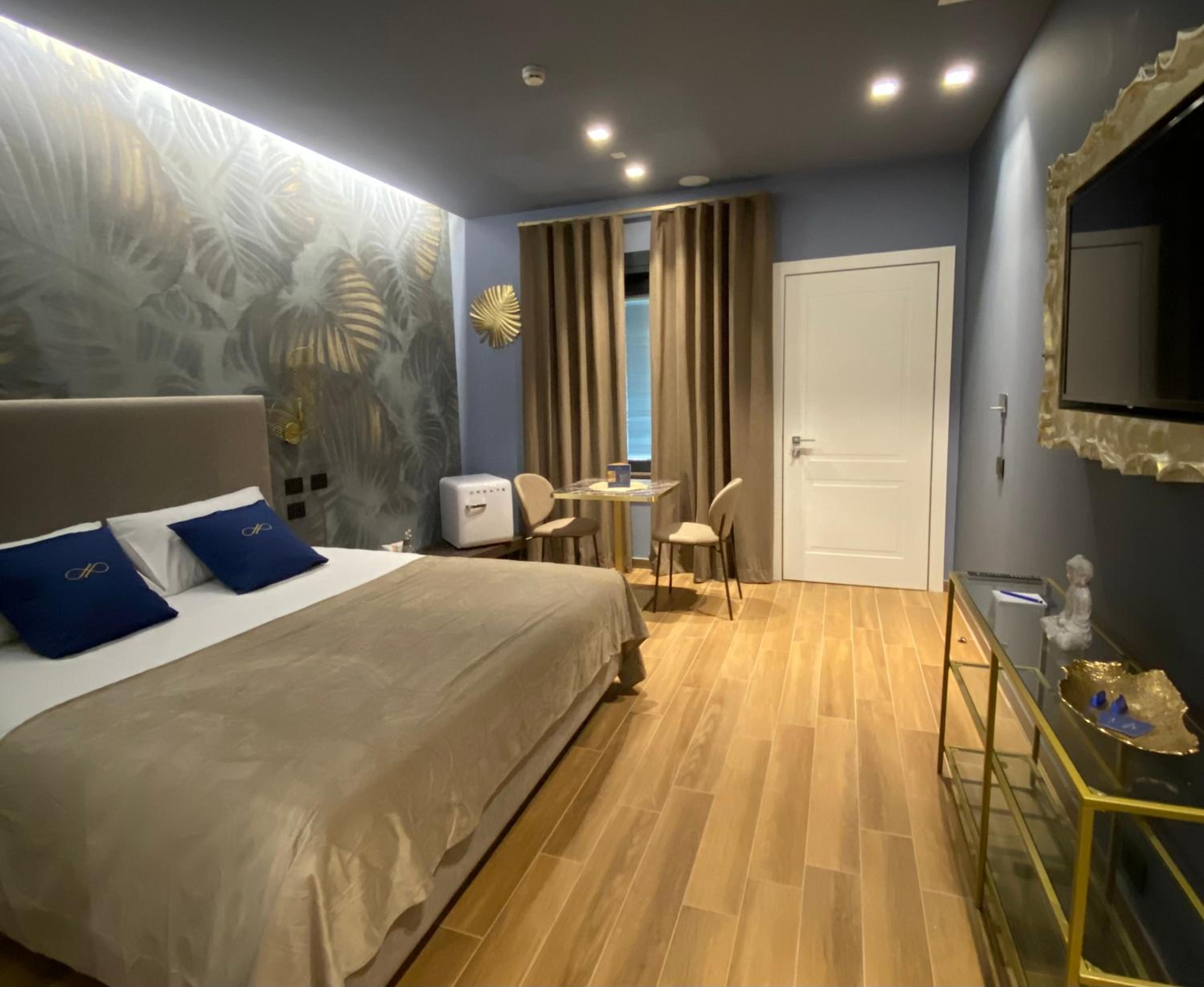 Deluxe Room - Photo 1
