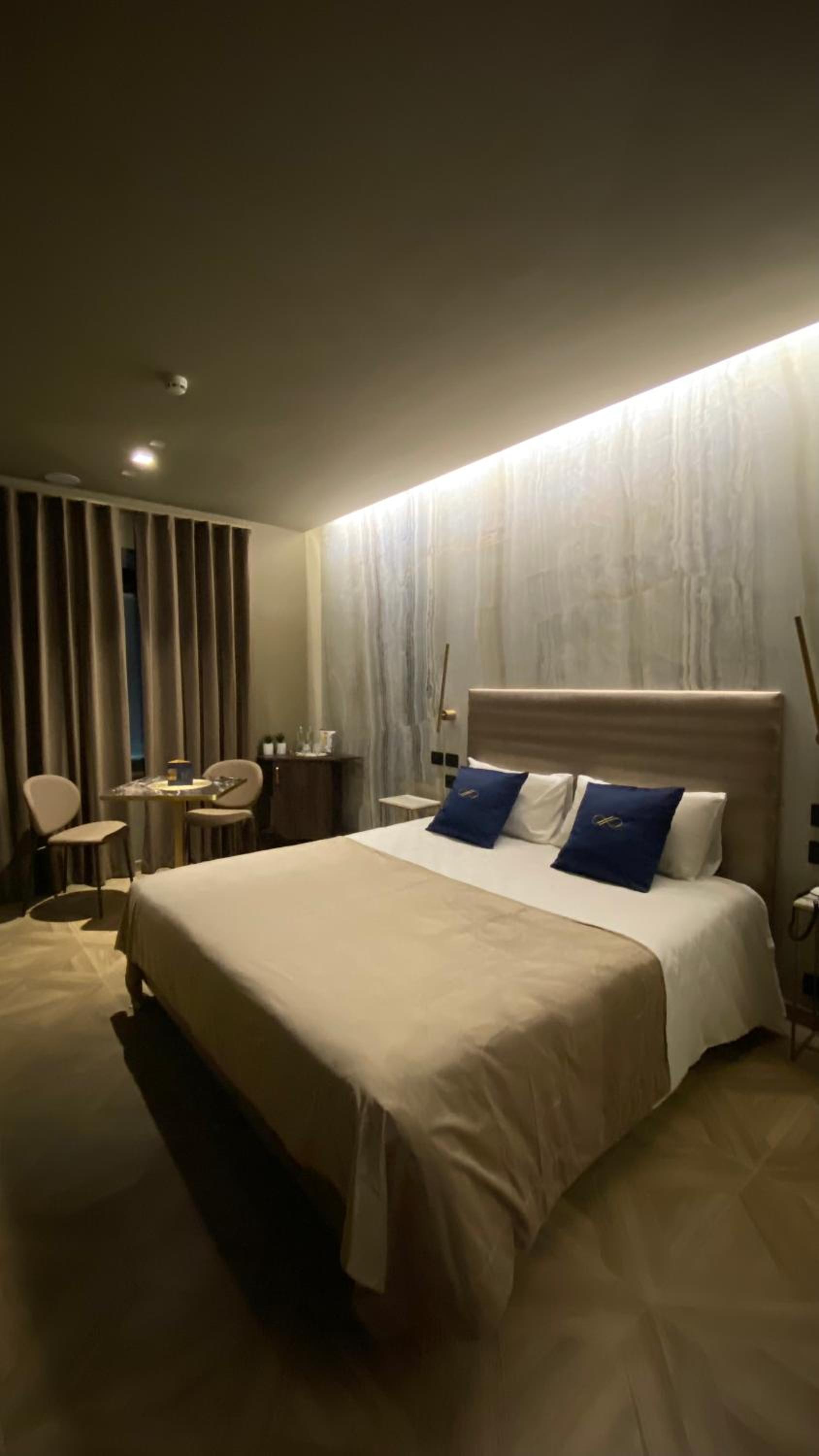 Deluxe Room - Photo 3