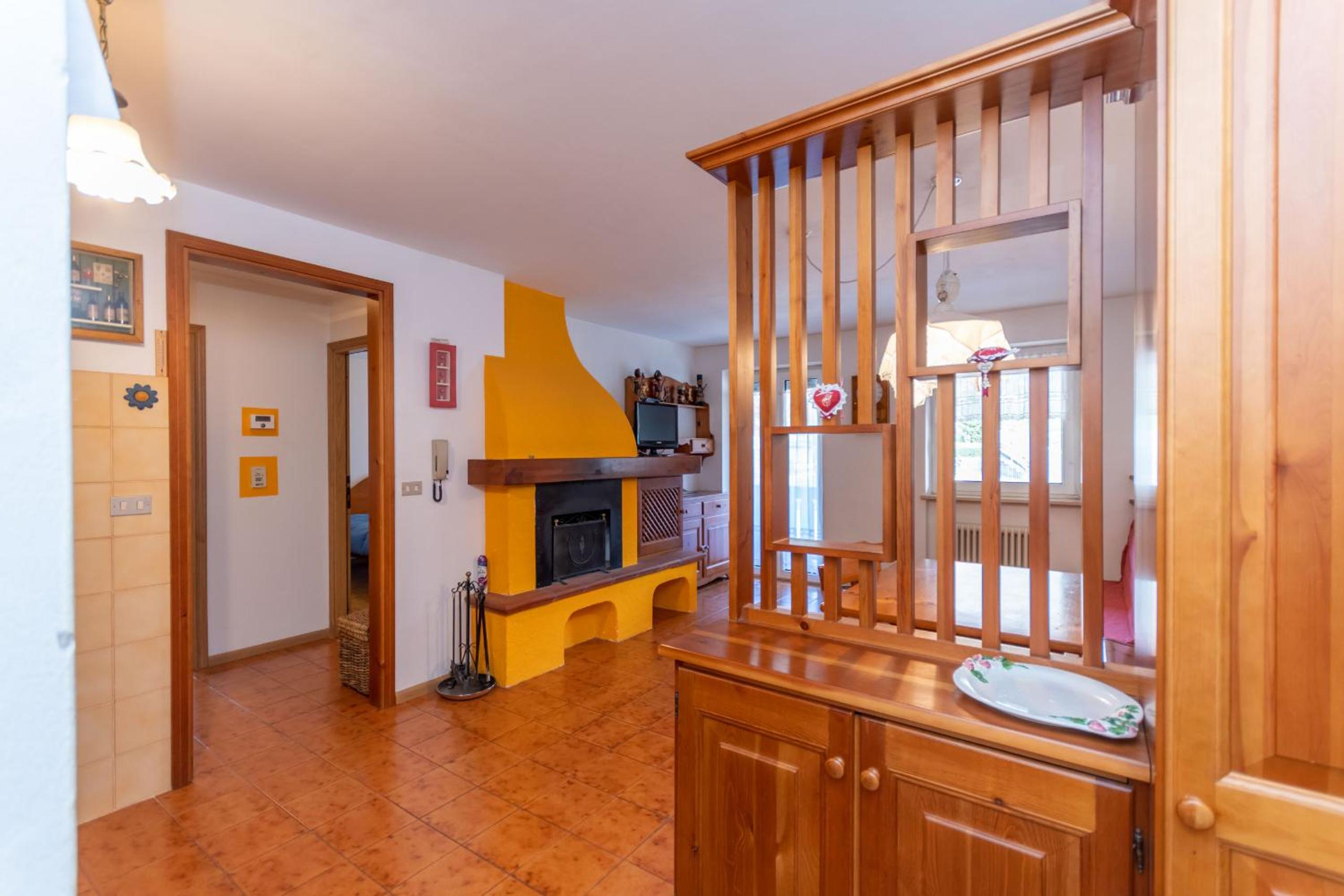 Apartment with Mountain View photo 2
