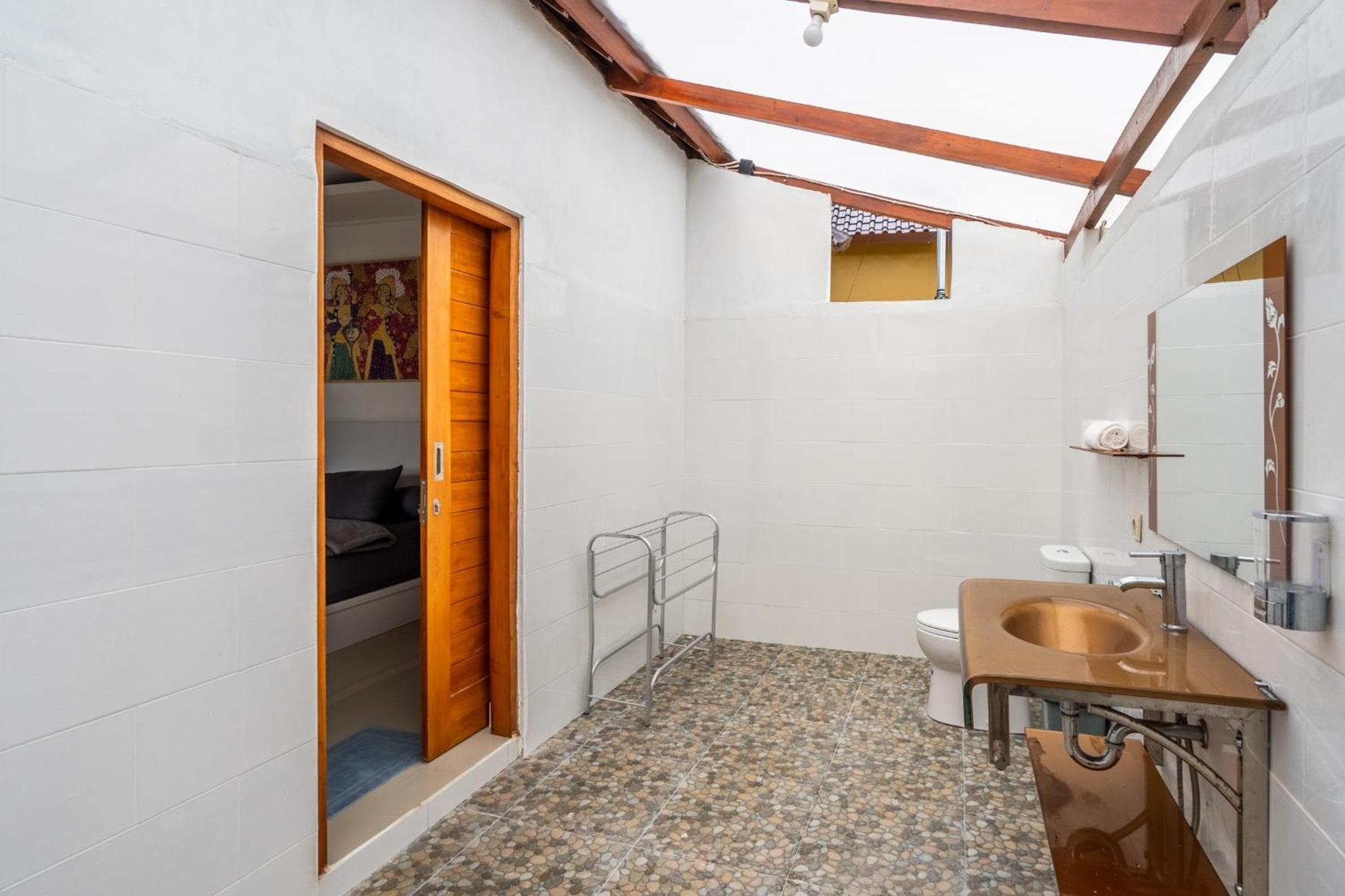 Deluxe Double Room with Balcony and Sea View - Photo 7