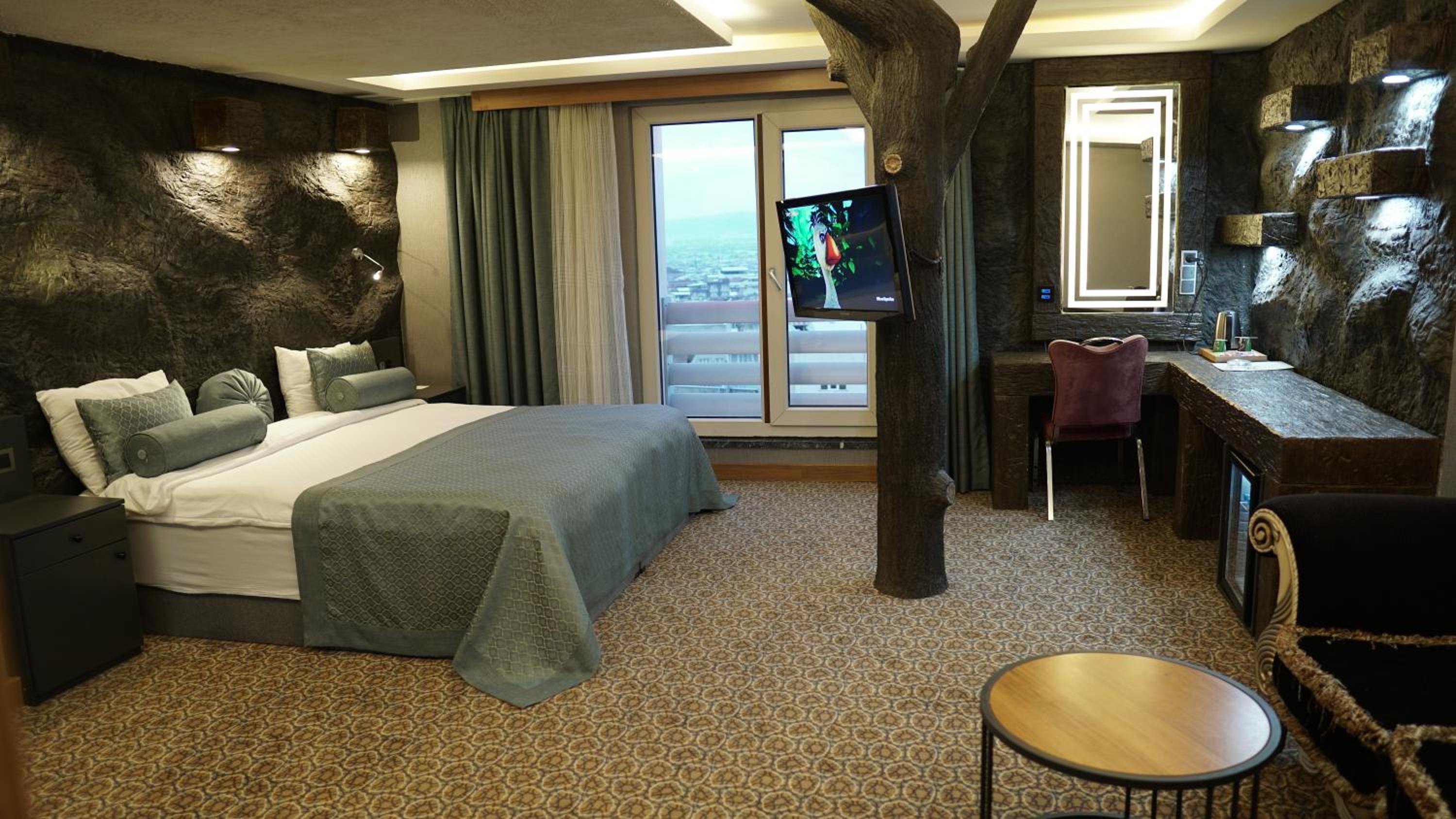 Deluxe Queen Room