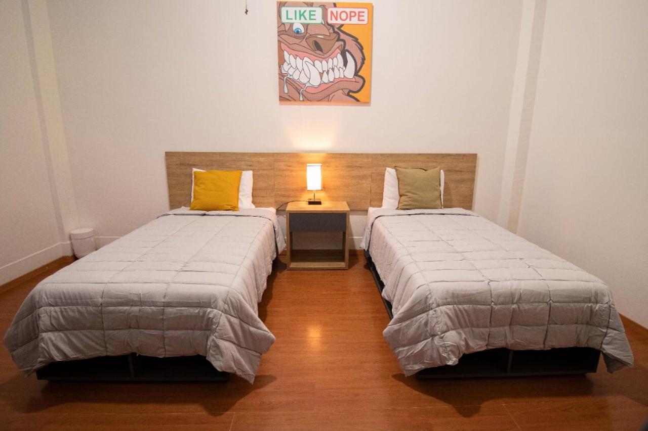 Twin Room - Photo 3
