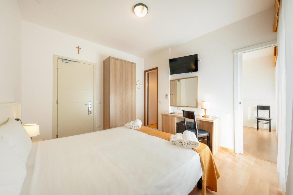 Triple Room with Terrace - Photo 1