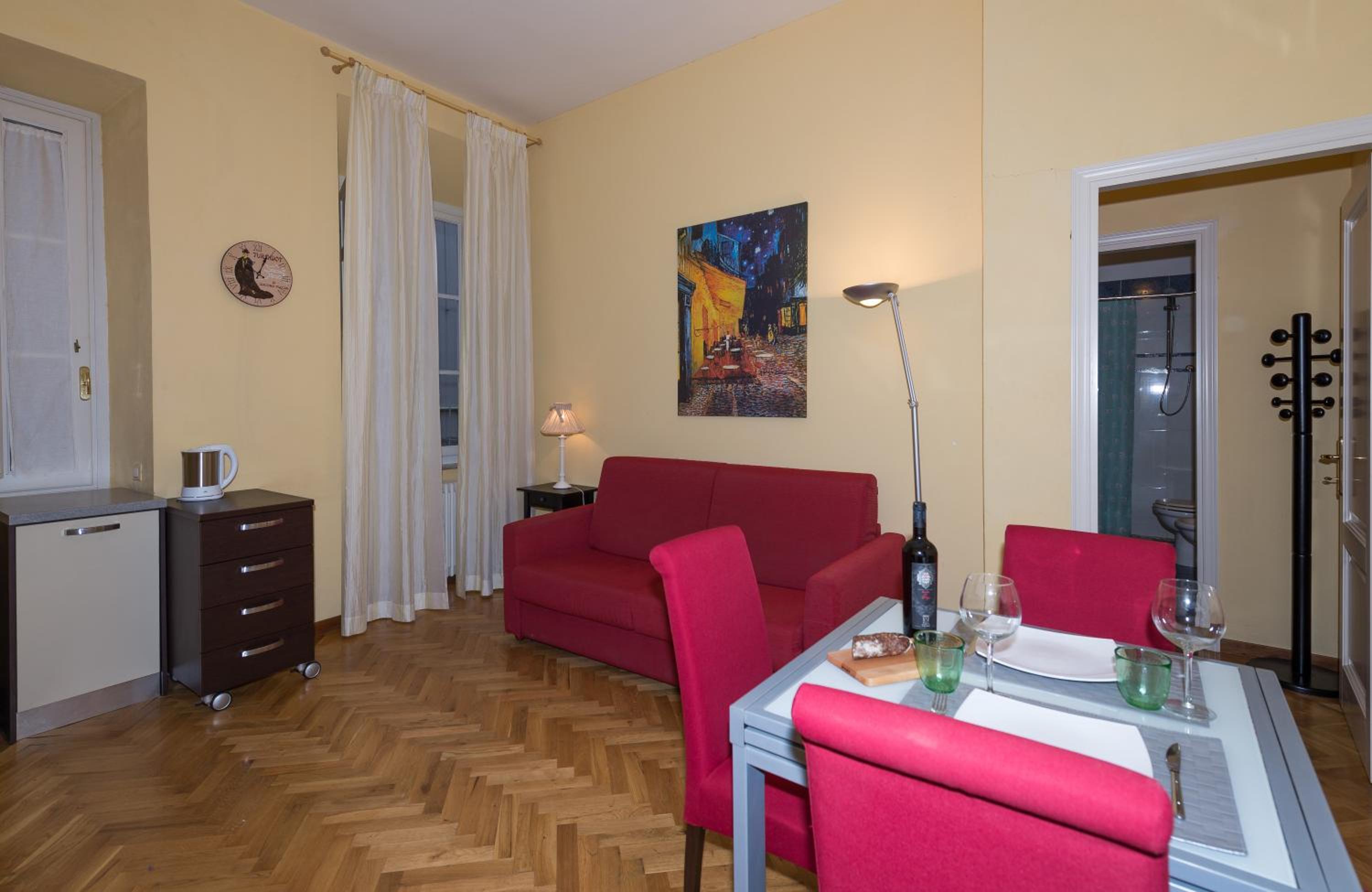 Apartment photo 1