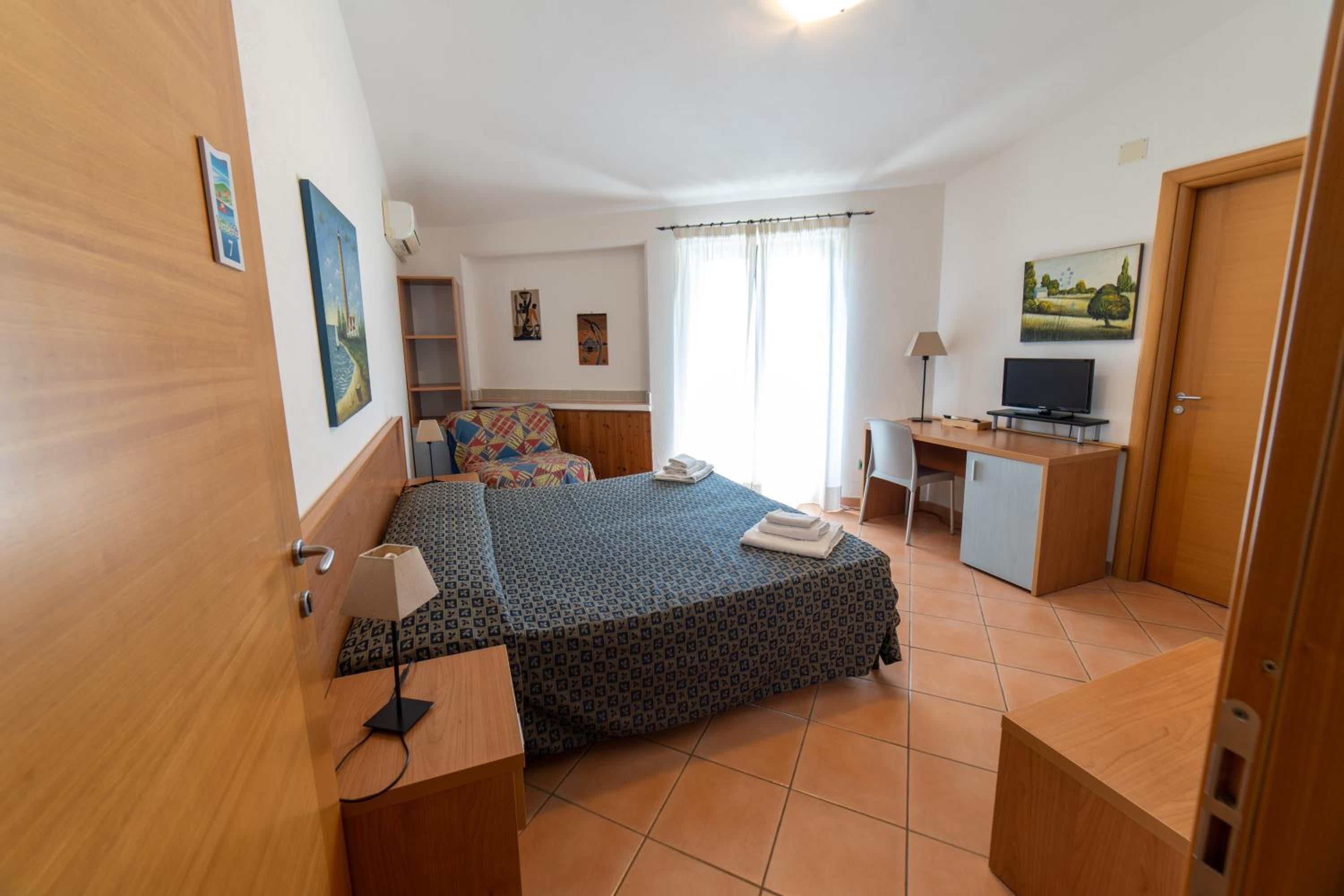 Double or Twin Room with Garden View photo 1