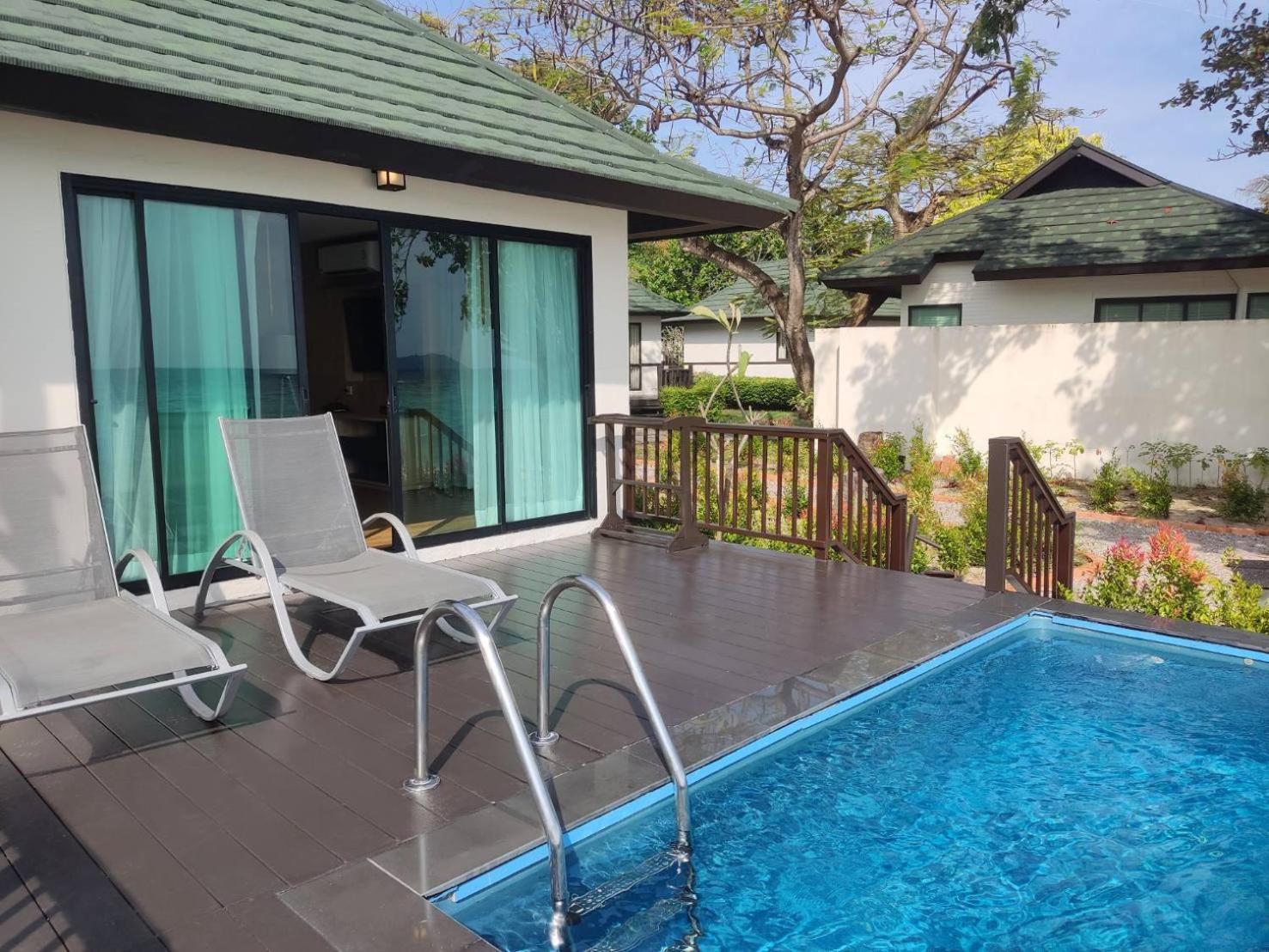 Beachfront Premier POOL - Photo 6