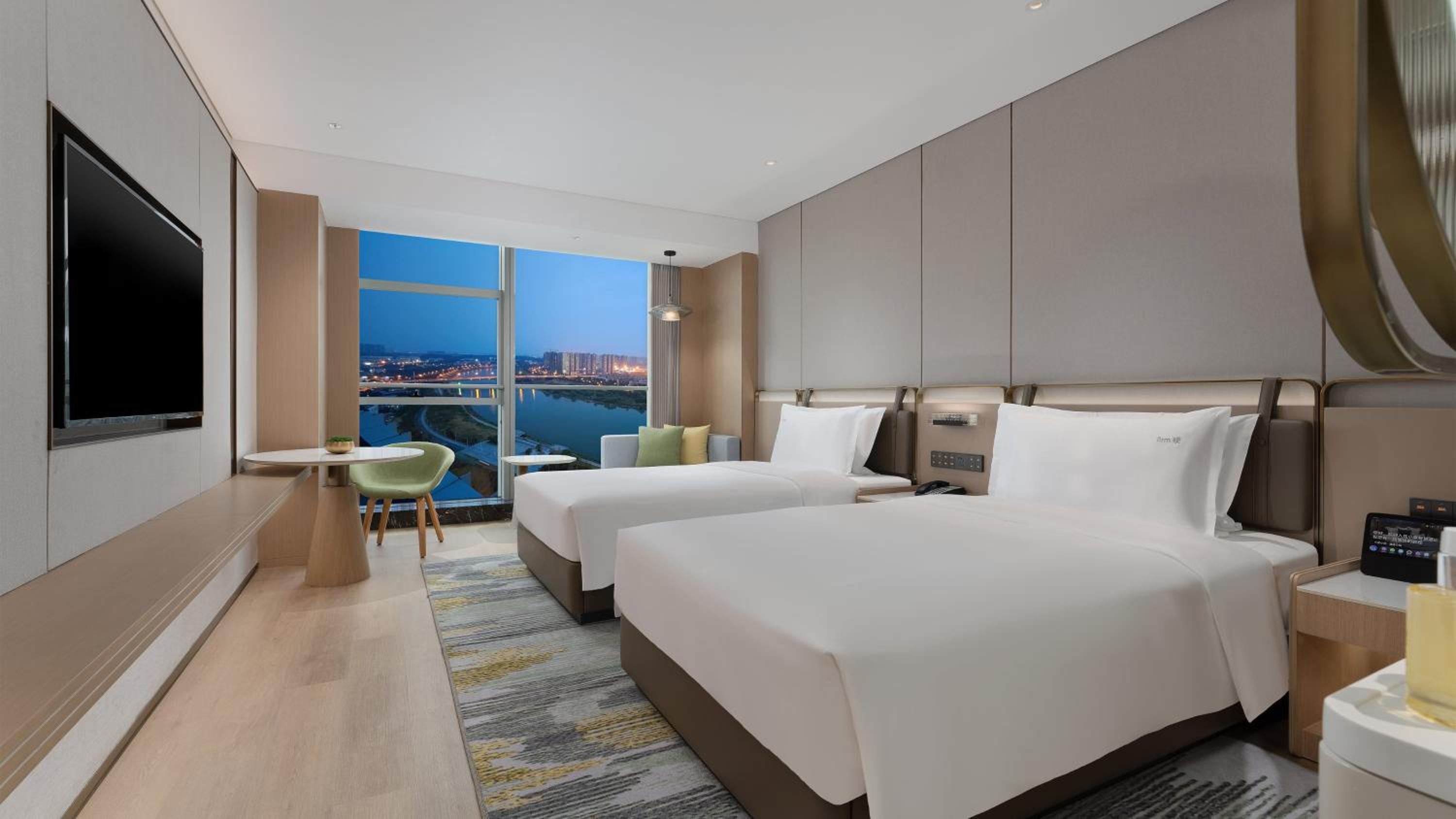 Standard Twin Room with River View - Photo 3
