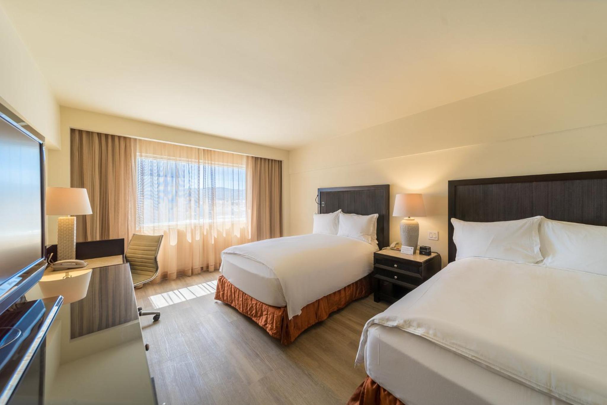 Classic Double Room with Two Double Beds - Photo 12