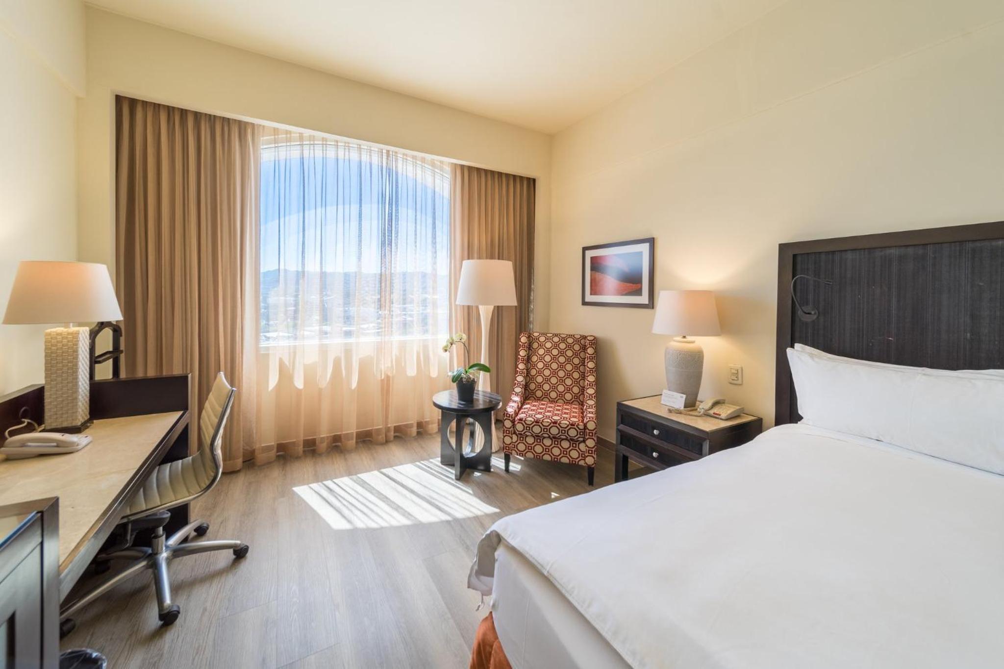 Classic King Room - Photo 5