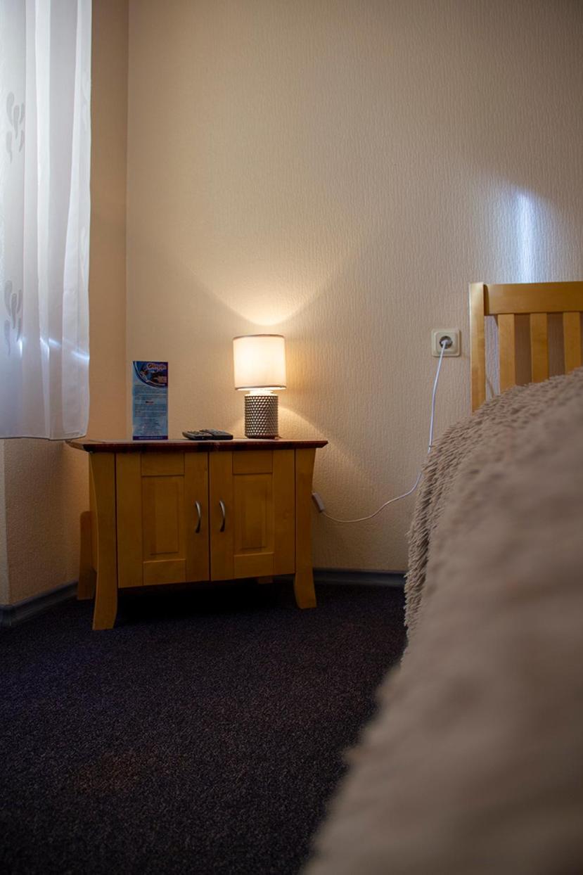 Double Room with Private Bathroom - Photo 2