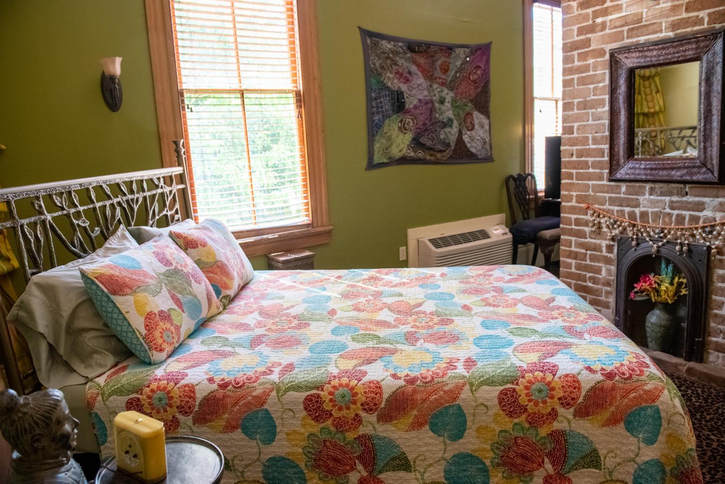 Deluxe Suite - Photo 2