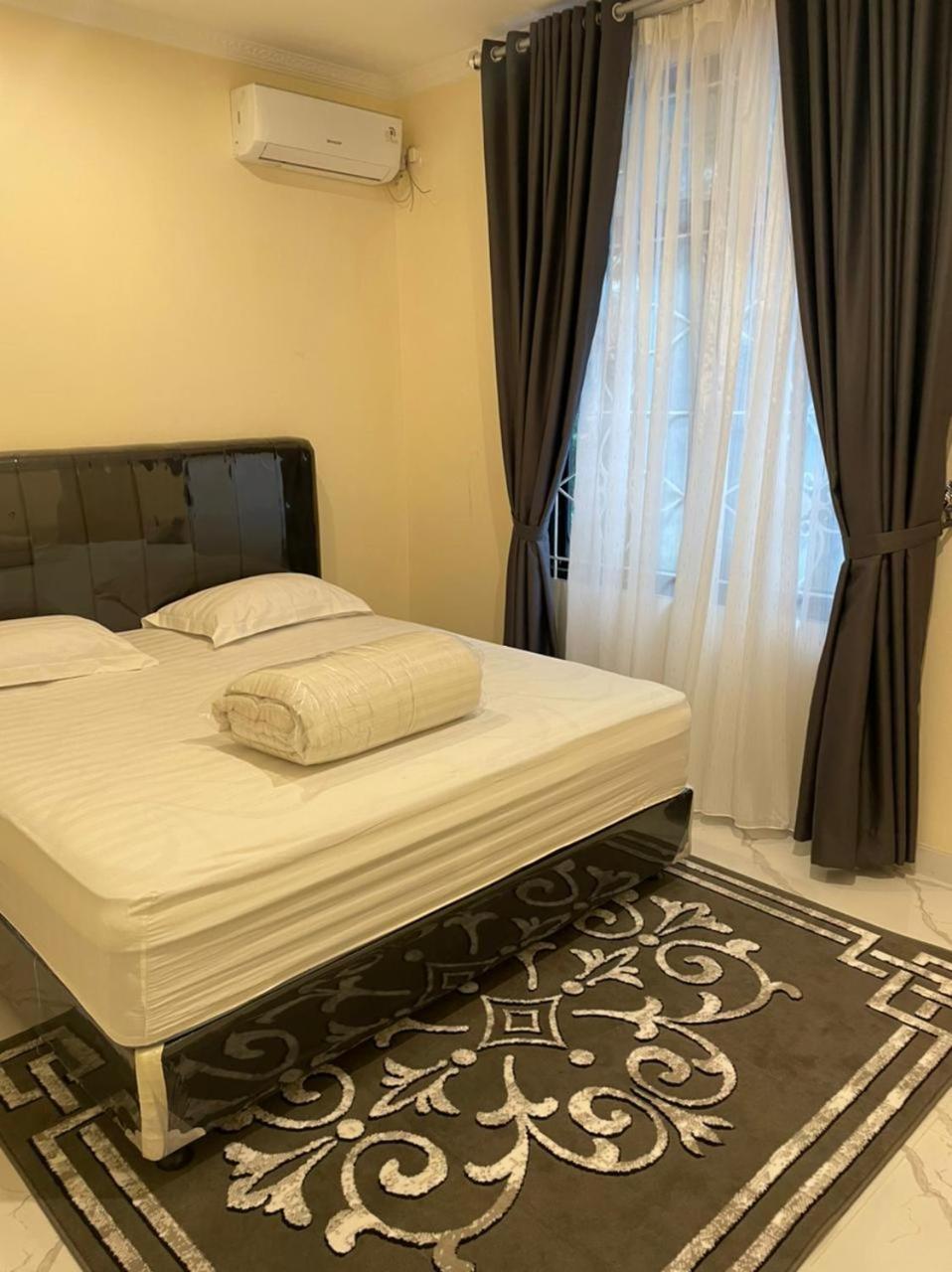 Three-Bedroom Villa - Photo 1