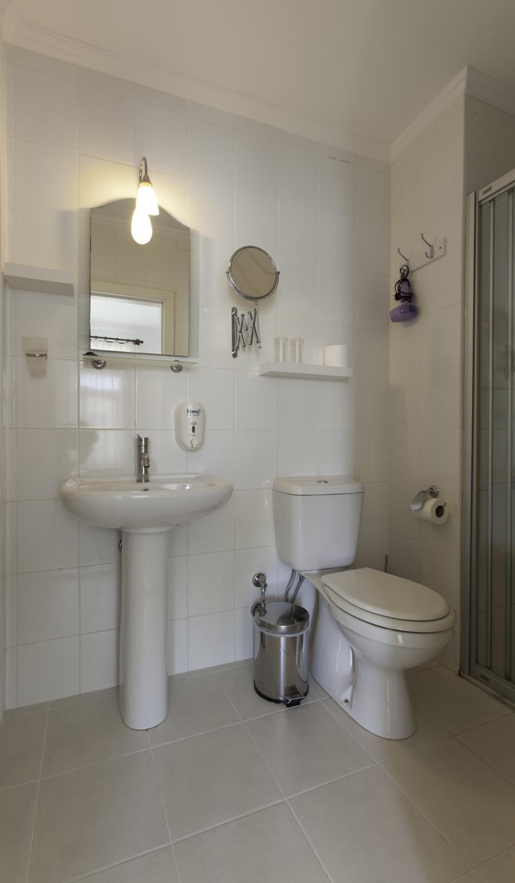 Double or Twin Room with Garden View - Photo 14