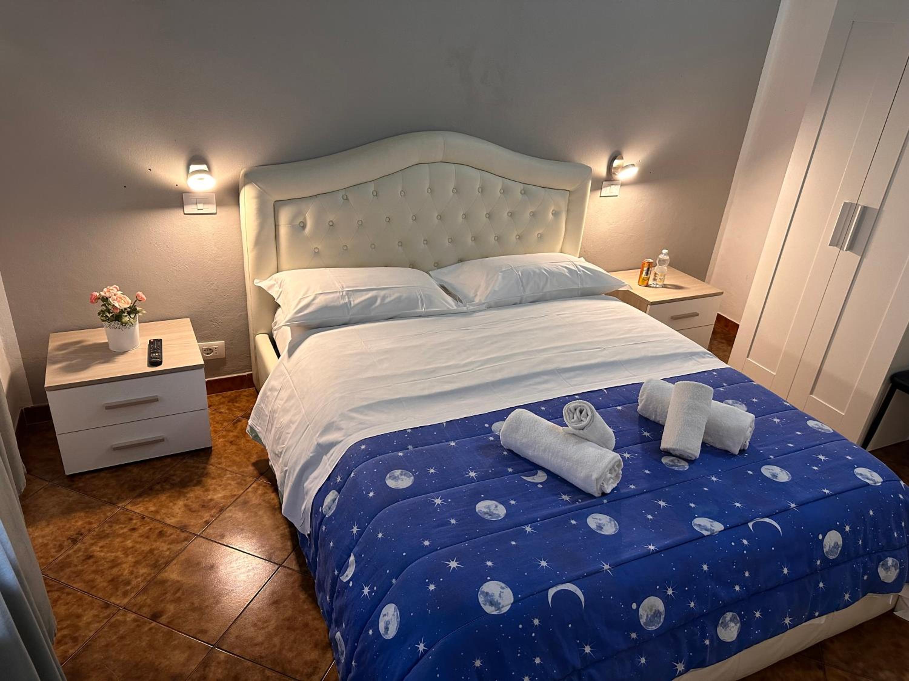 Double Room with Private Bathroom - Photo 1