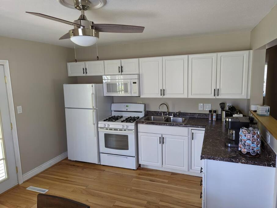 Three-Bedroom House photo 2