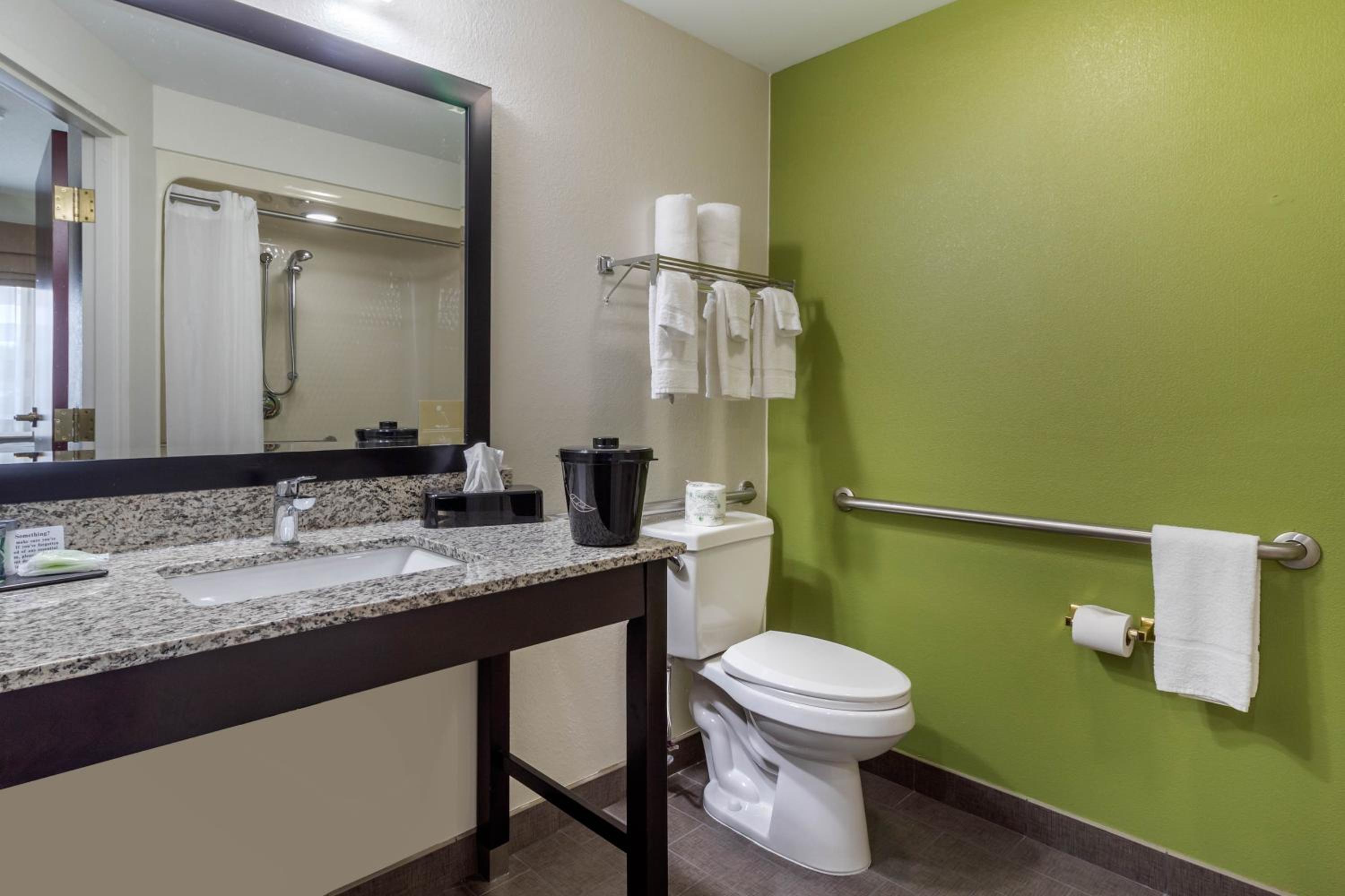 Double Room - Accessible/Non-Smoking - Photo 2