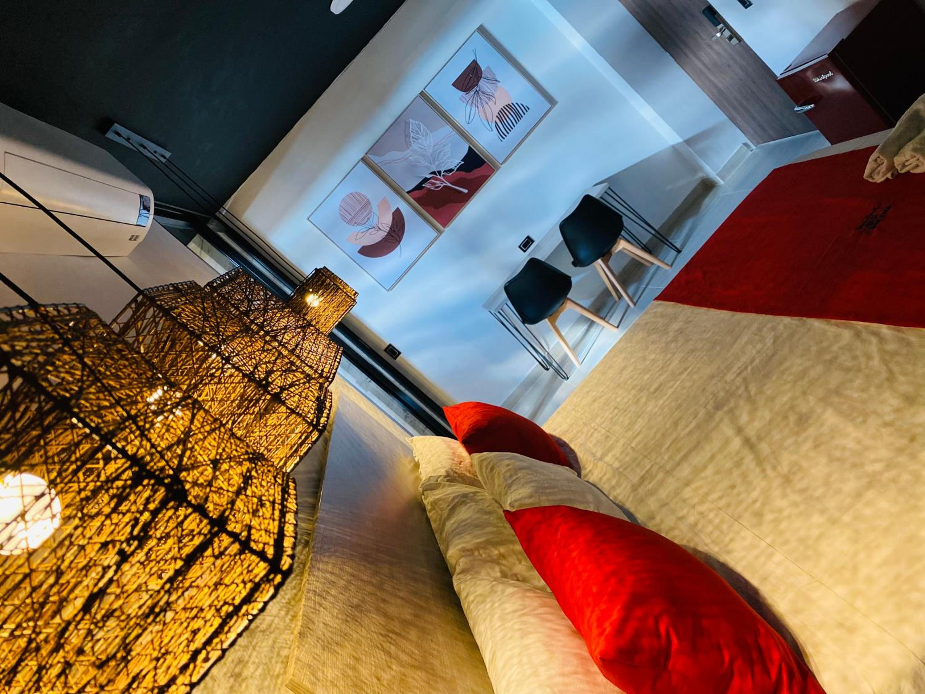 Deluxe Suite With Spa Bath