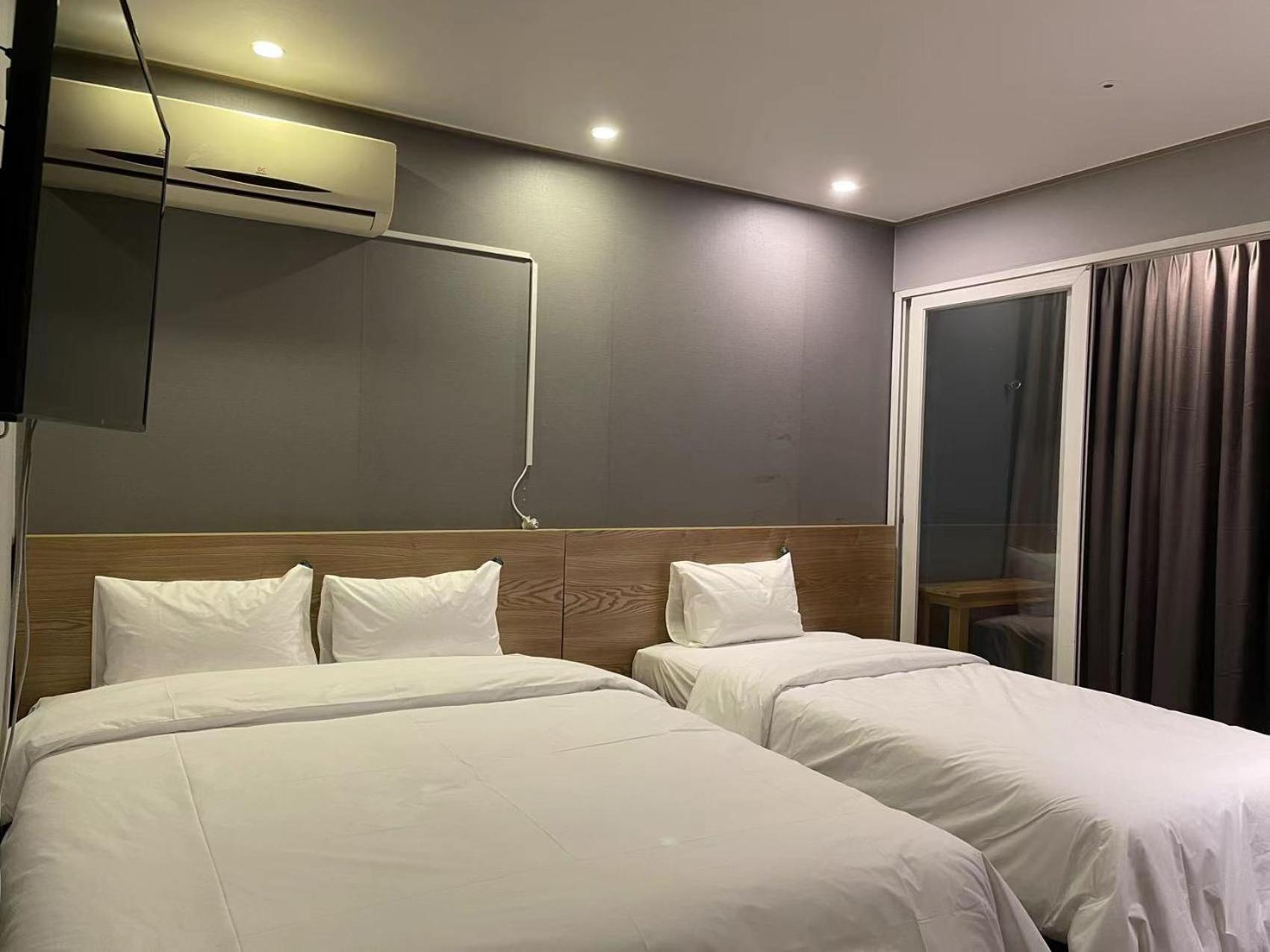 Deluxe Twin Room - Photo 8