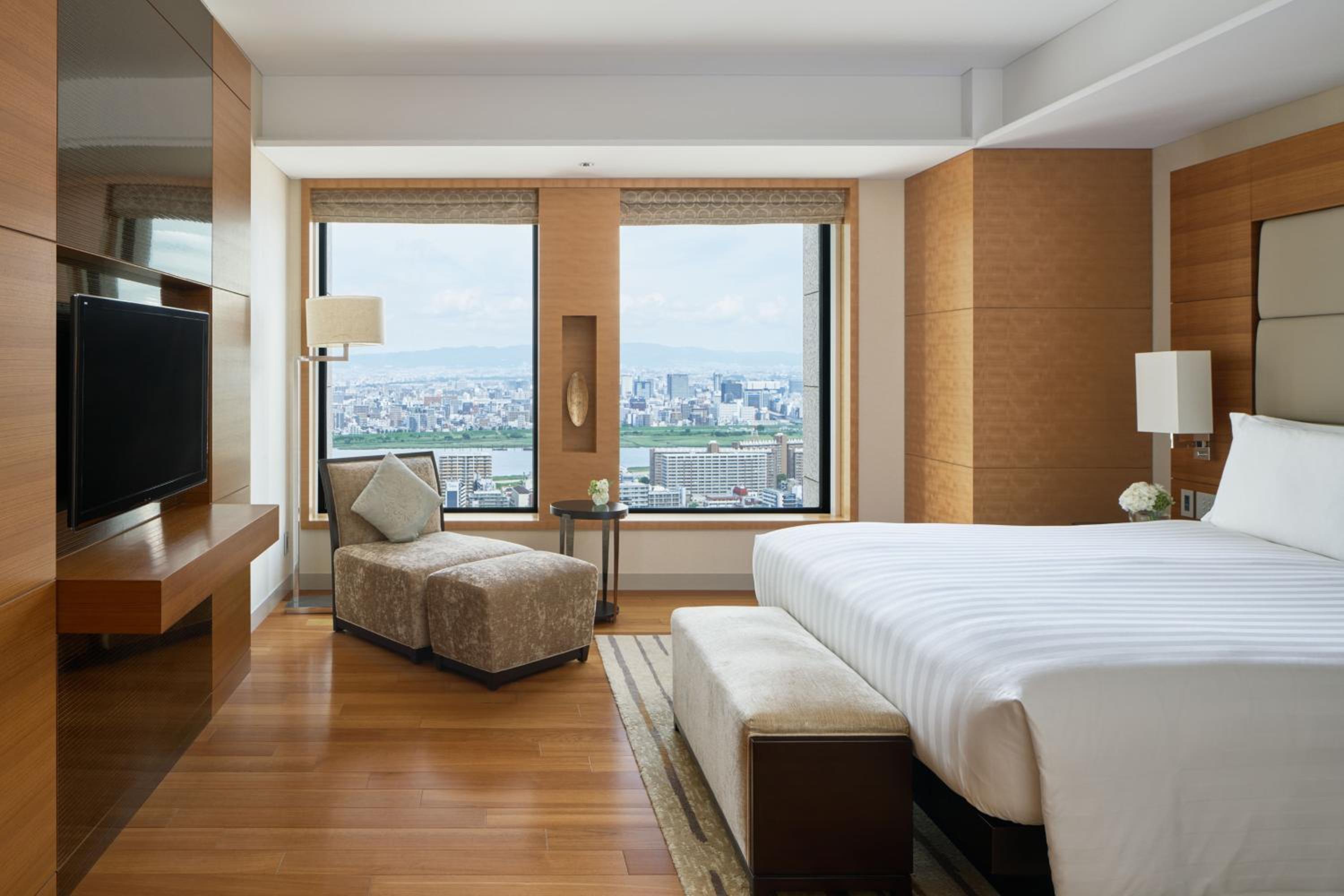 One Bedroom Suite with Lounge Access (Non Smoking) - Photo 7