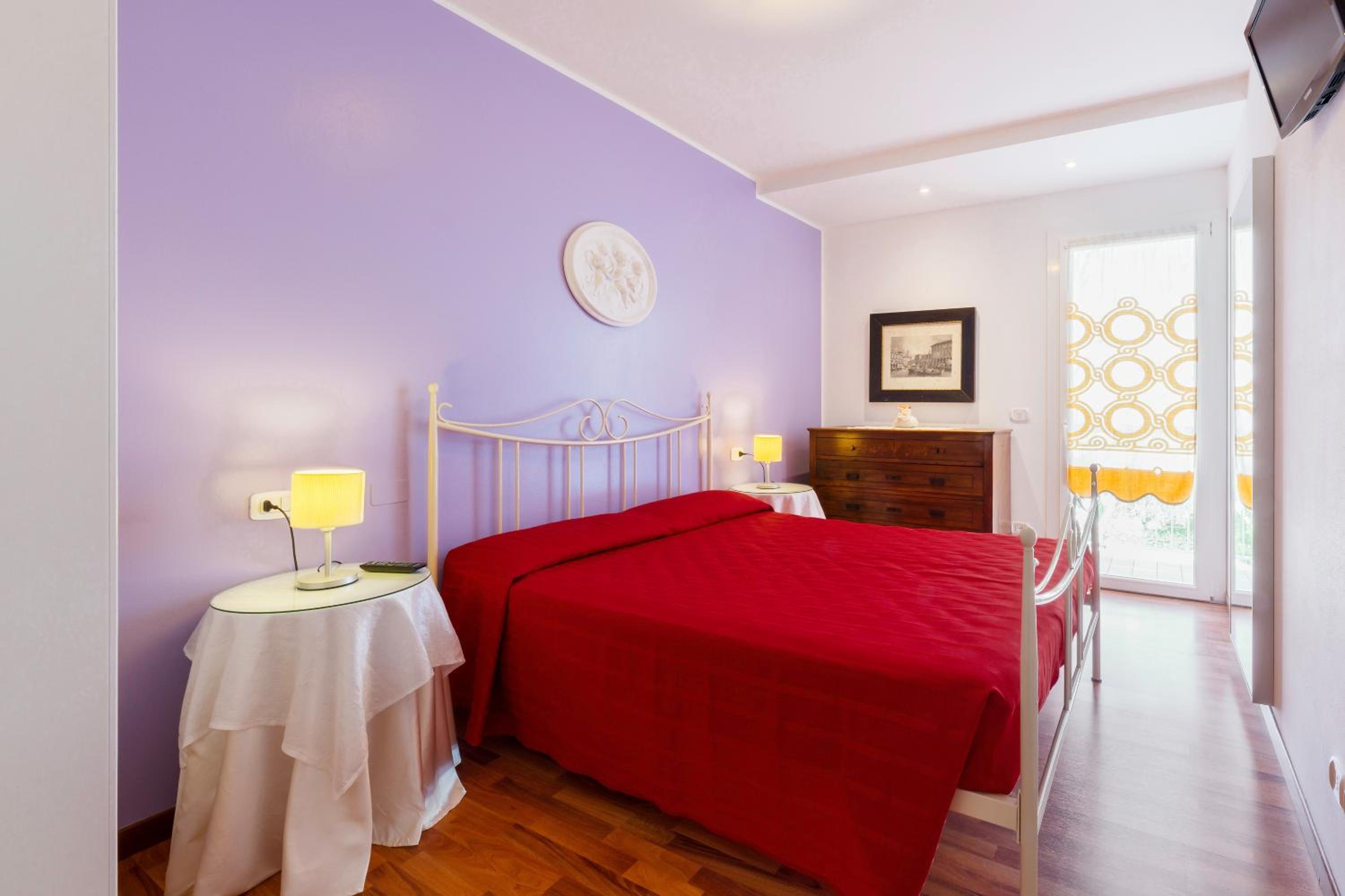 Two-Bedroom Apartment (6 Adults)