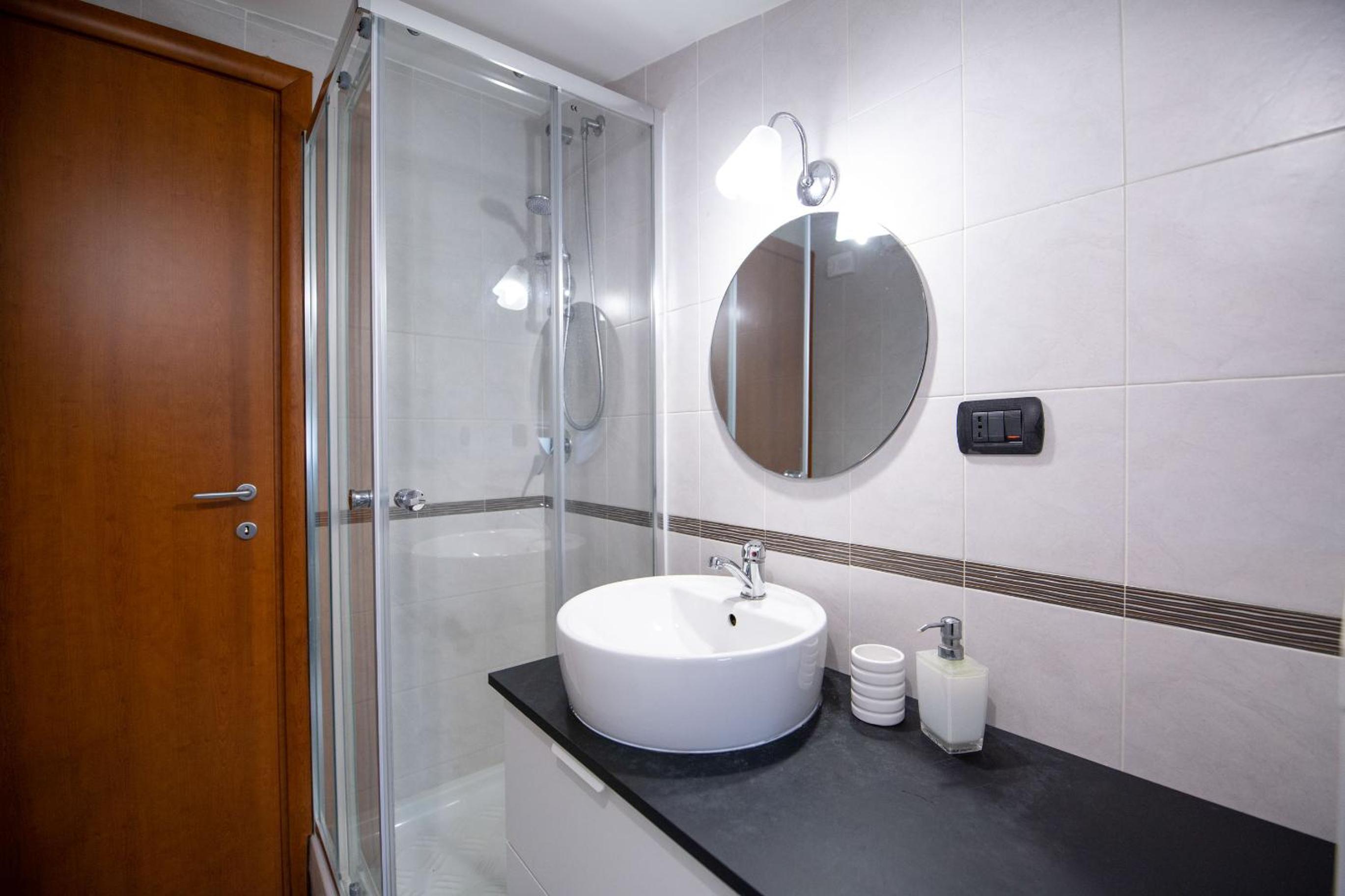 Double Room with Private External Bathroom photo 2