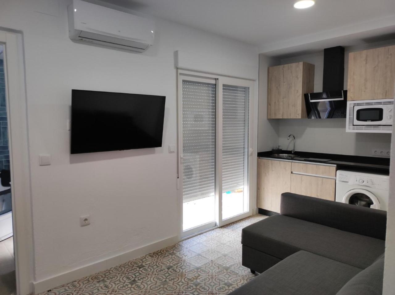 Two-Bedroom House photo 3