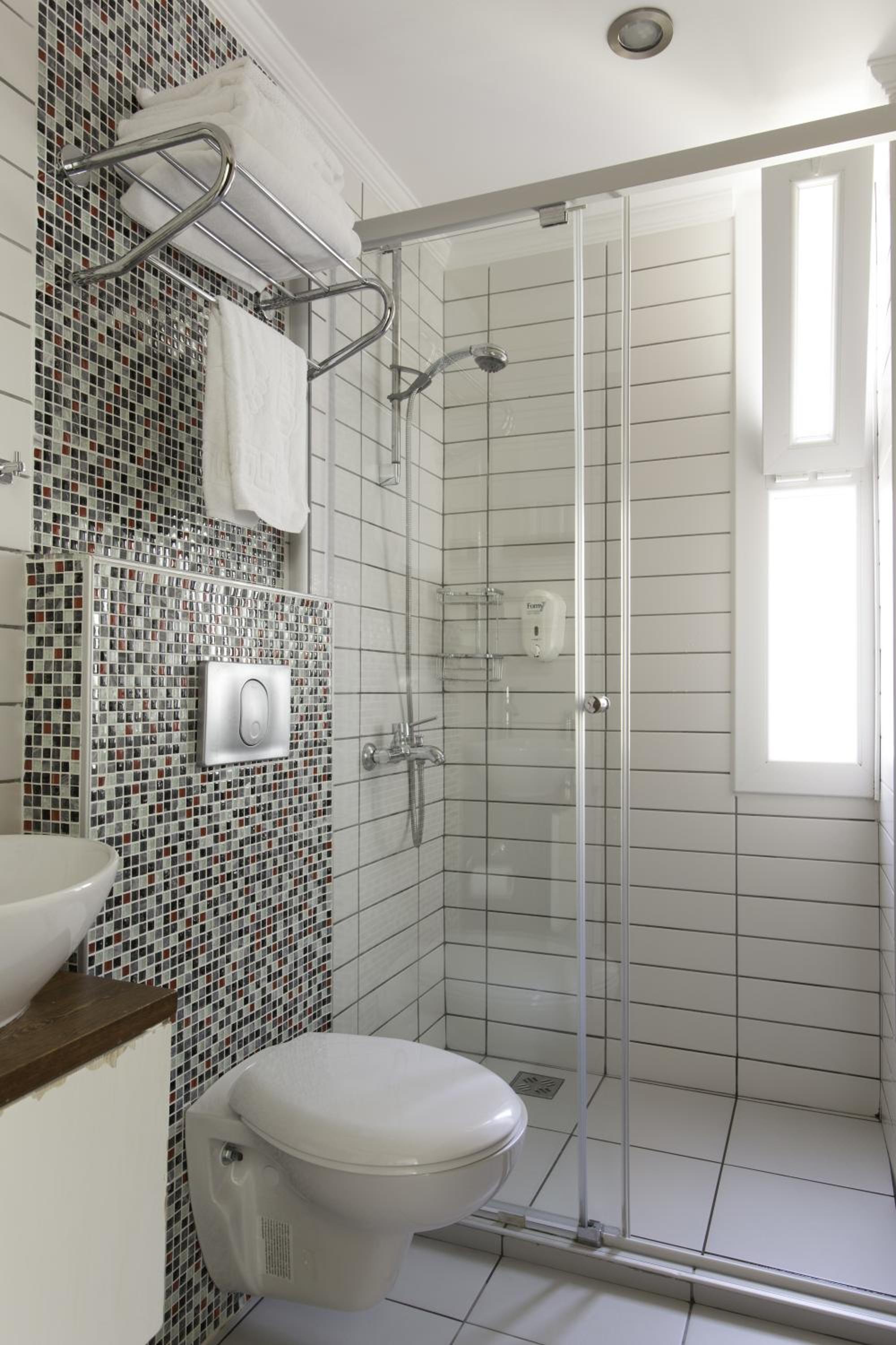 Double or Twin Room with Garden View - Photo 18