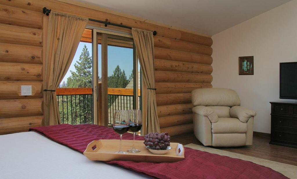 King Room with Balcony photo 3