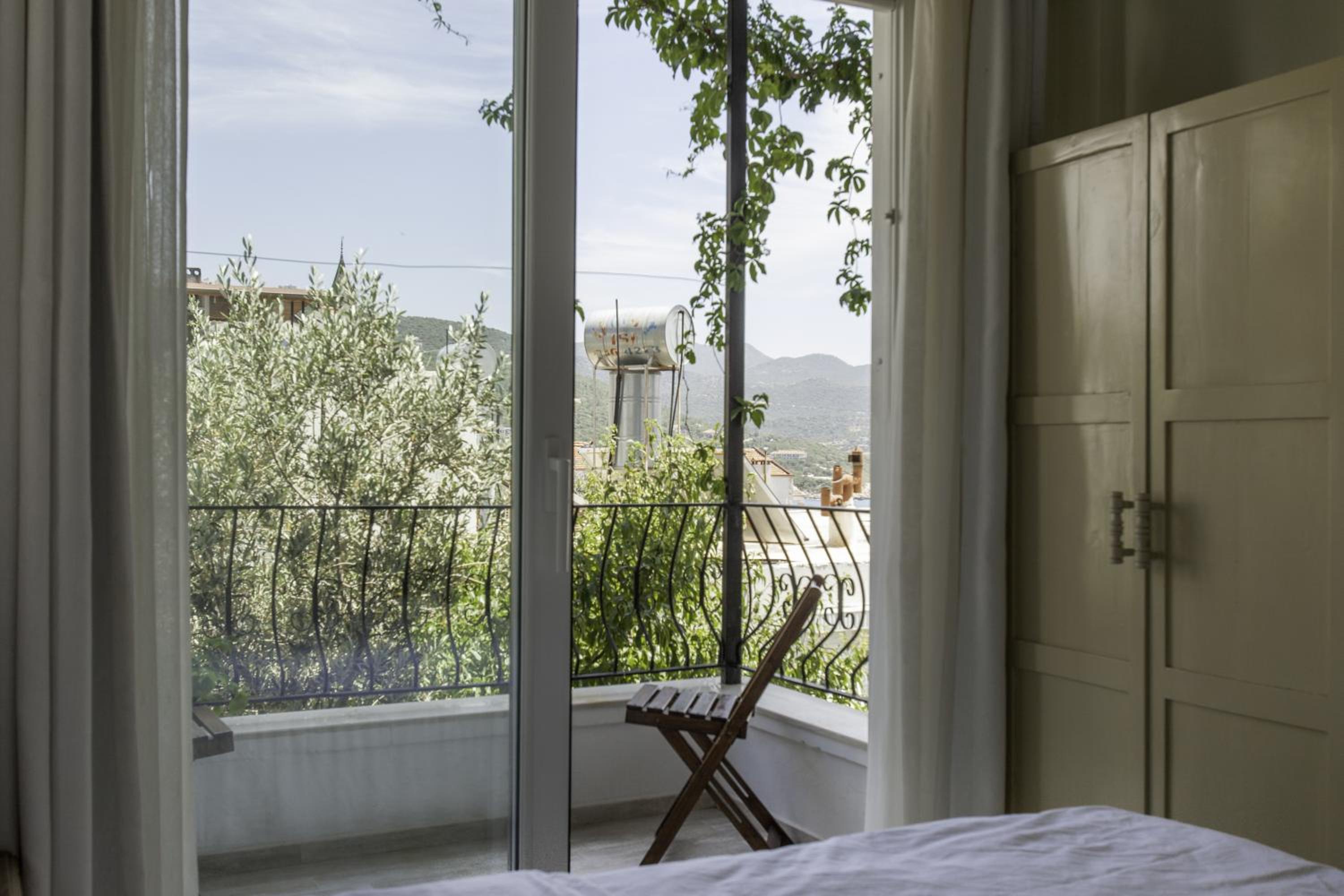 Double or Twin Room with Garden View - Photo 2