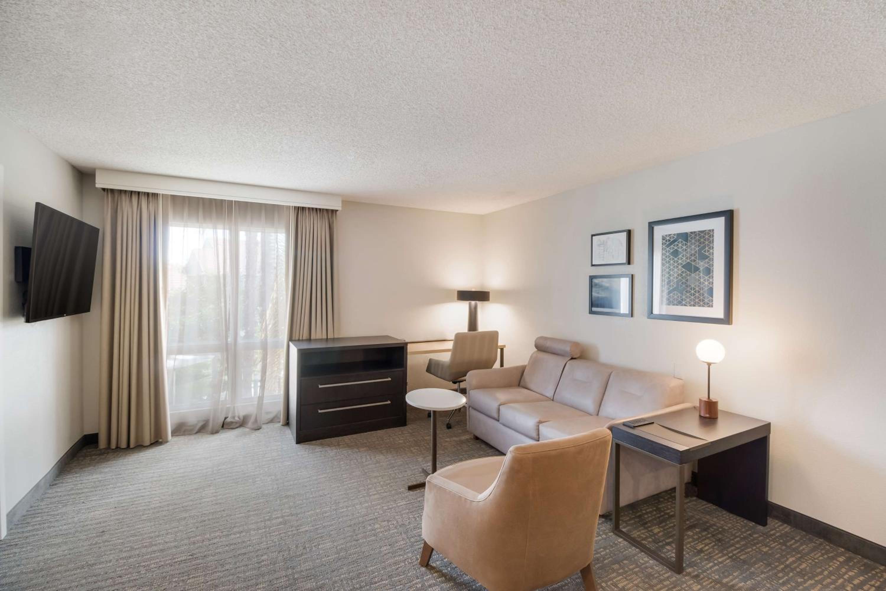 One Bedroom Suite King - Photo 3