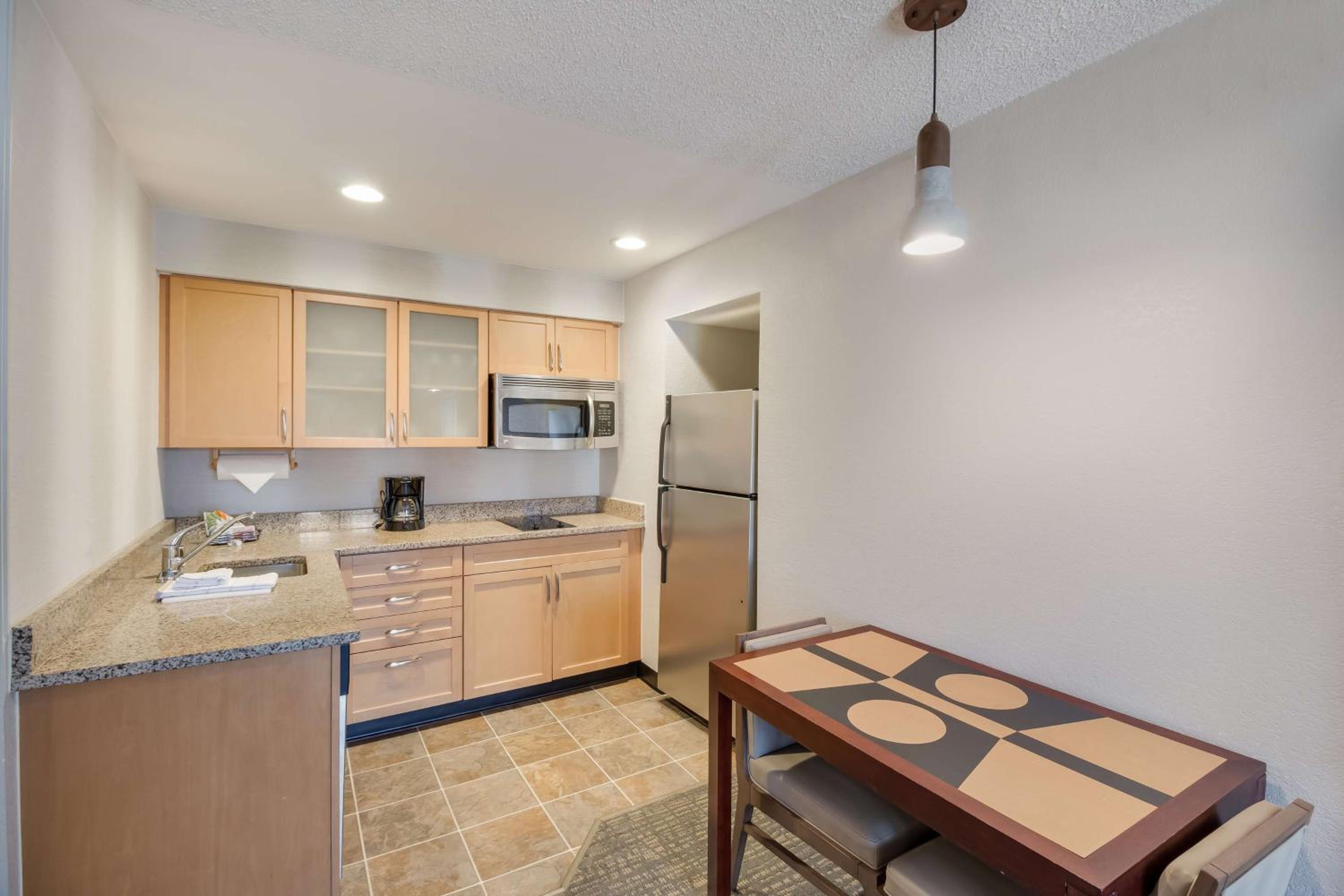 One Bedroom Suite King - Photo 4
