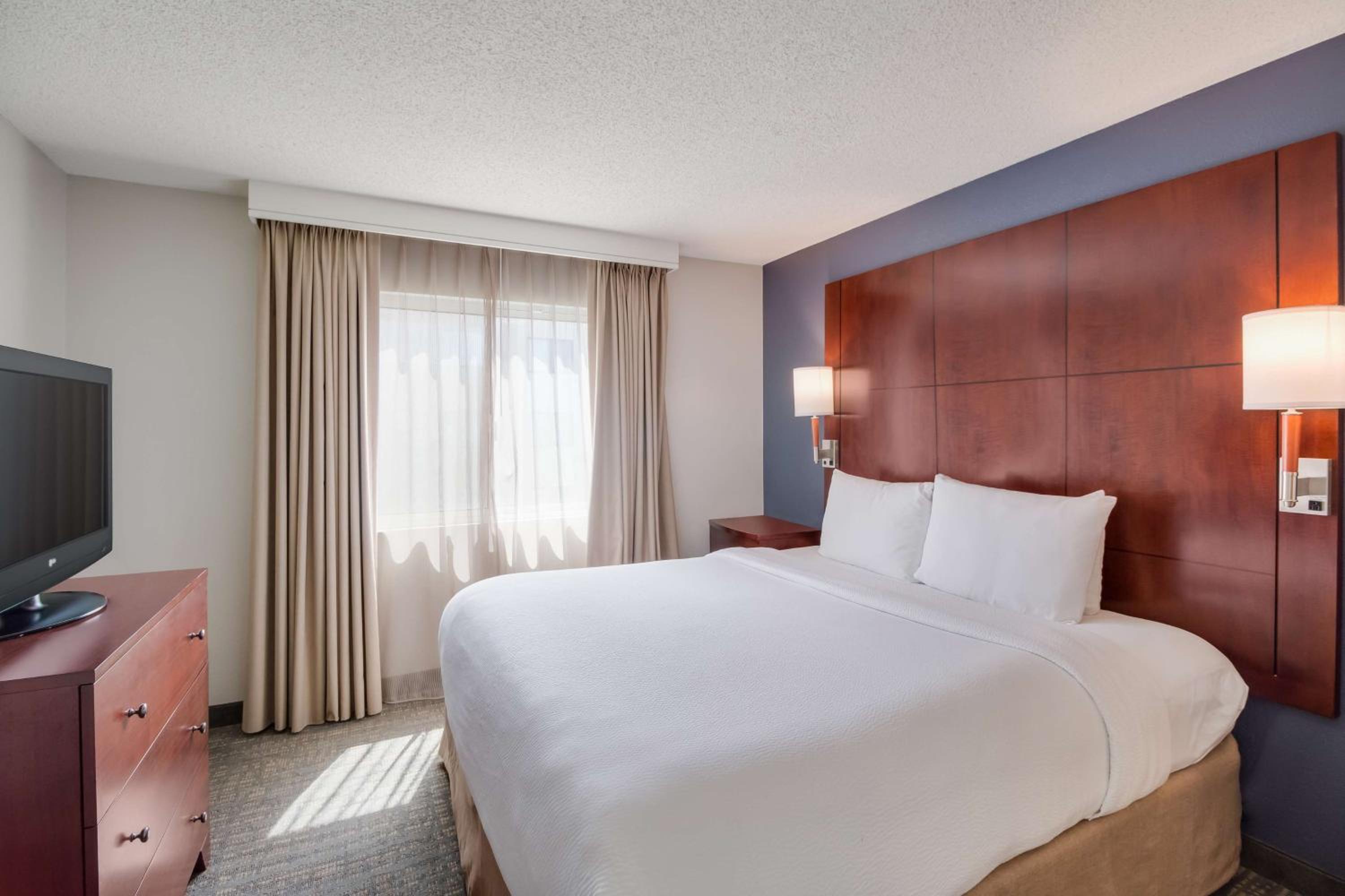 Two Bedroom Suite  with Two King Beds - Photo 6