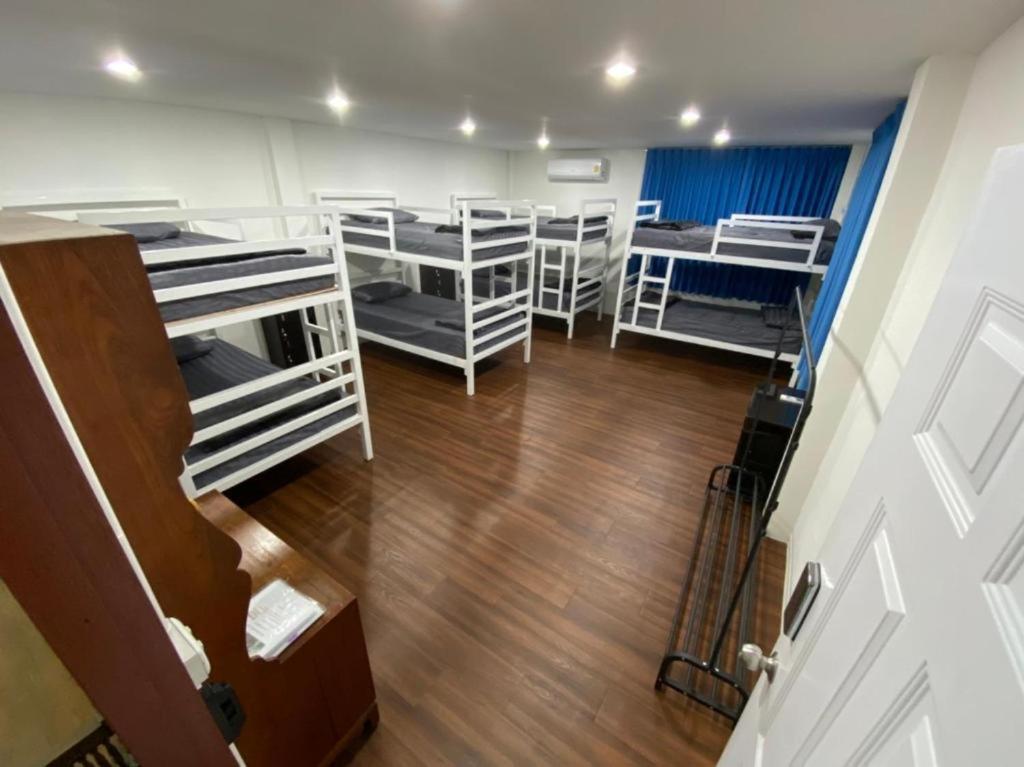 Family Room - Photo 14