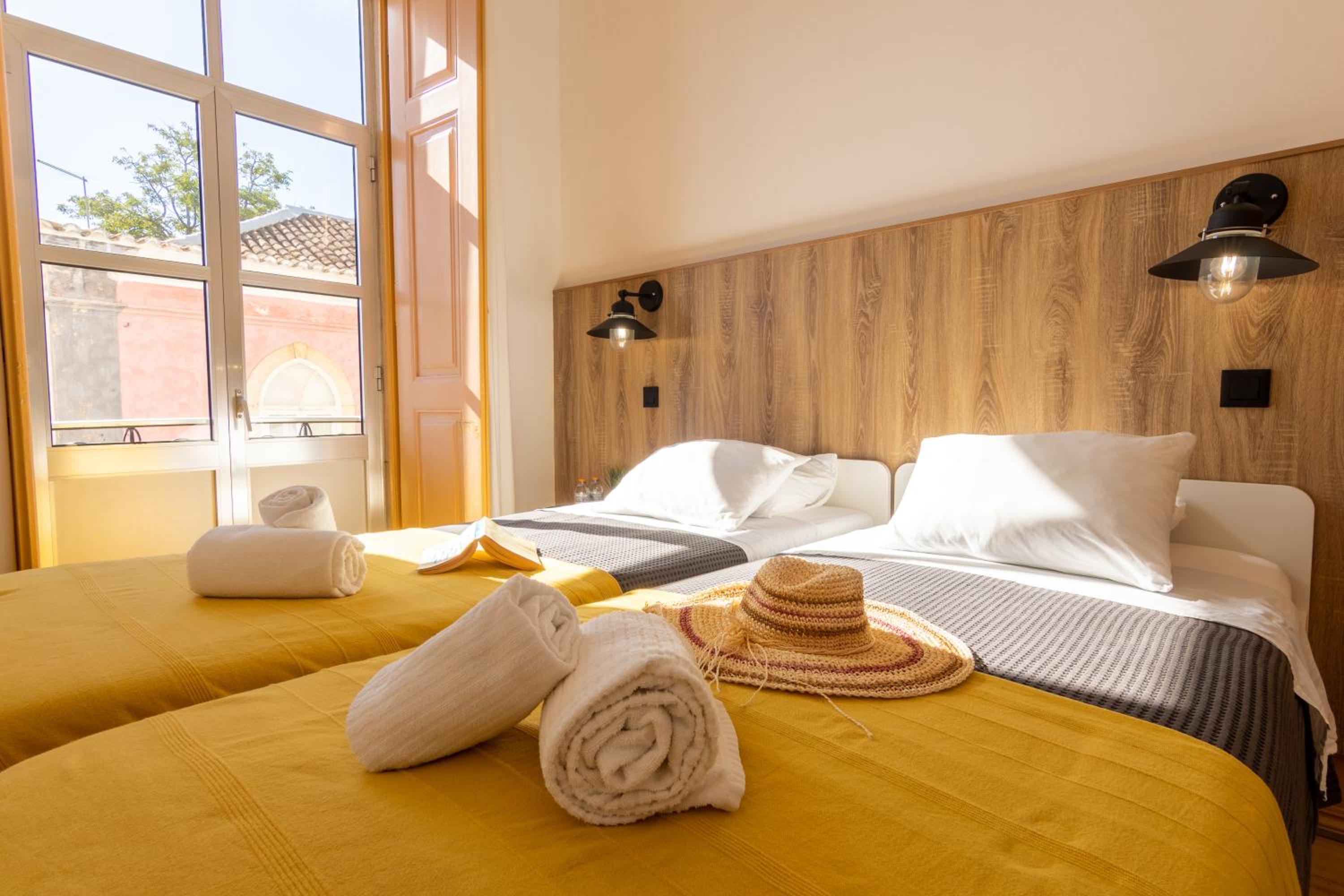 Twin Room - Photo 2