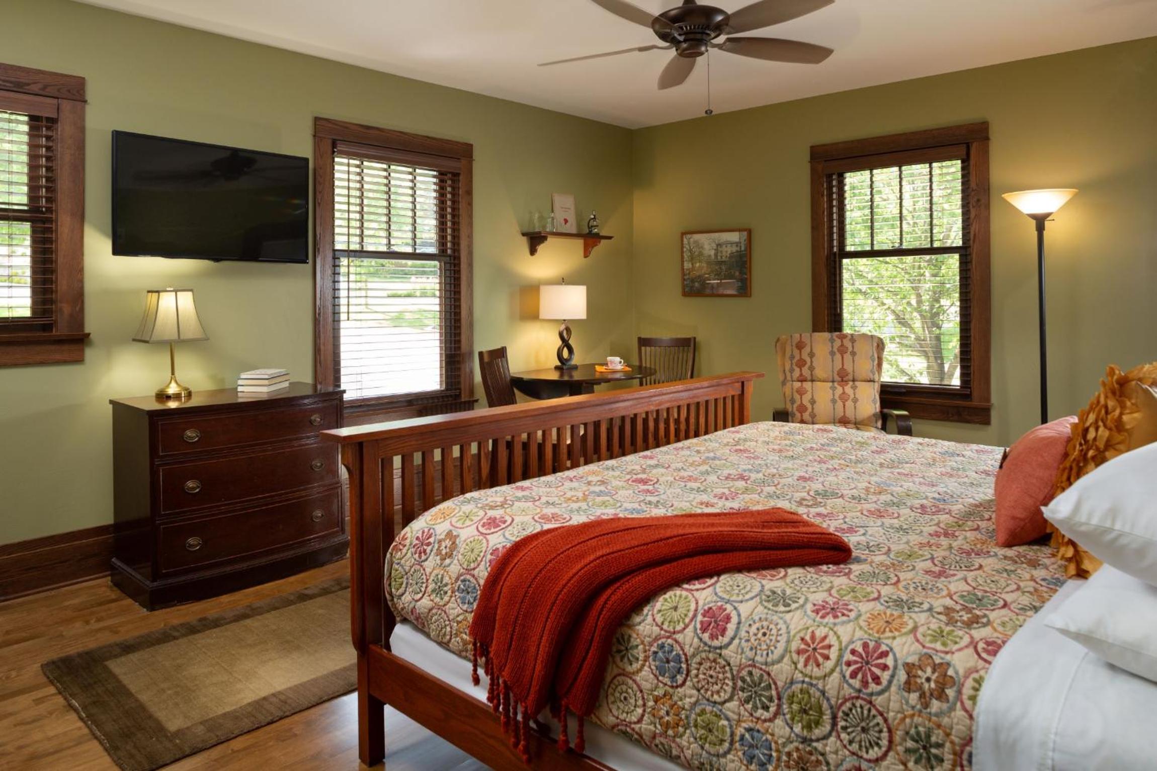 King Suite with Spa Bath