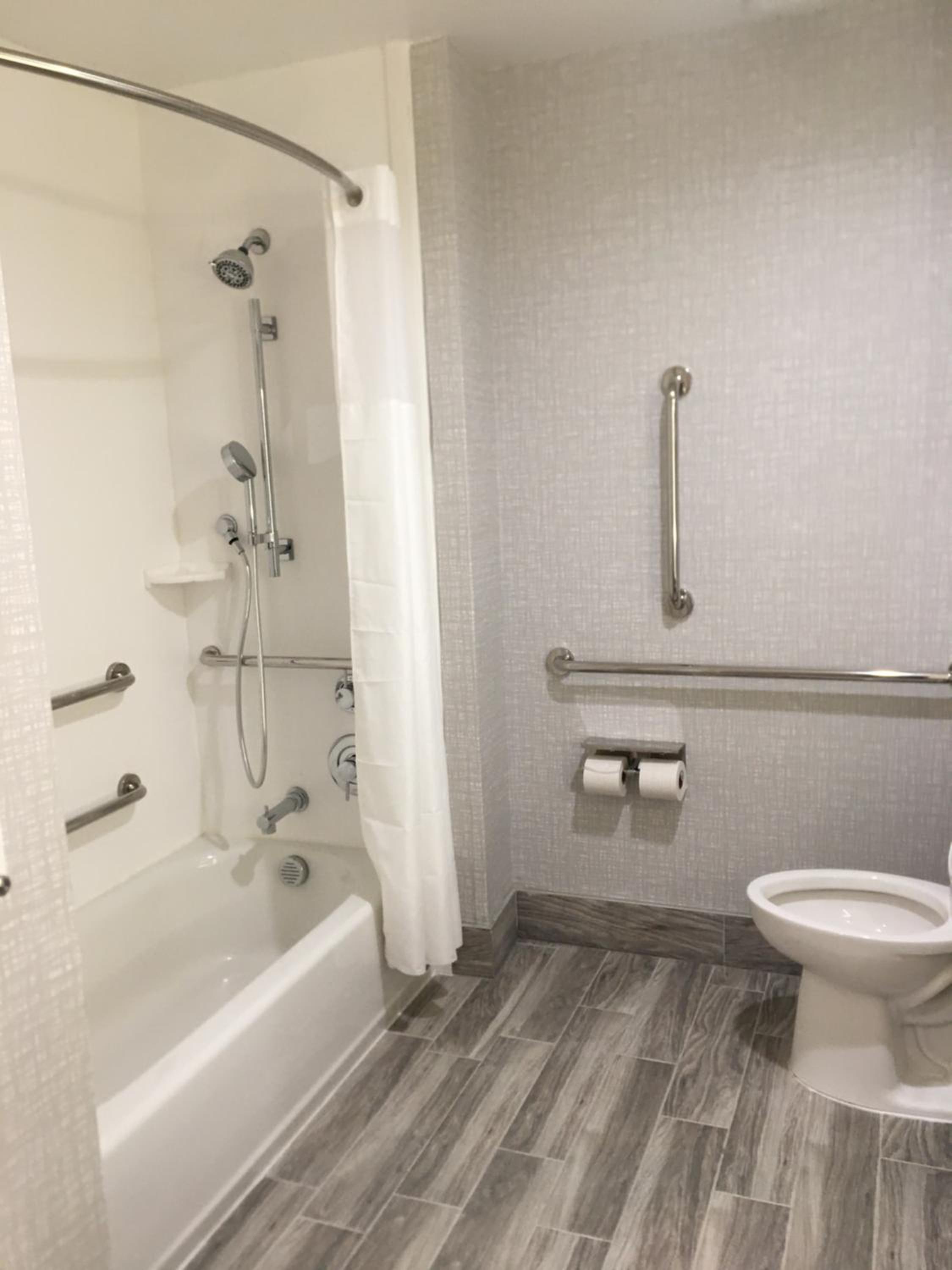 Queen Room with Two Queen Beds - Mobility and Hearing Access/Non-Smoking - Photo 5